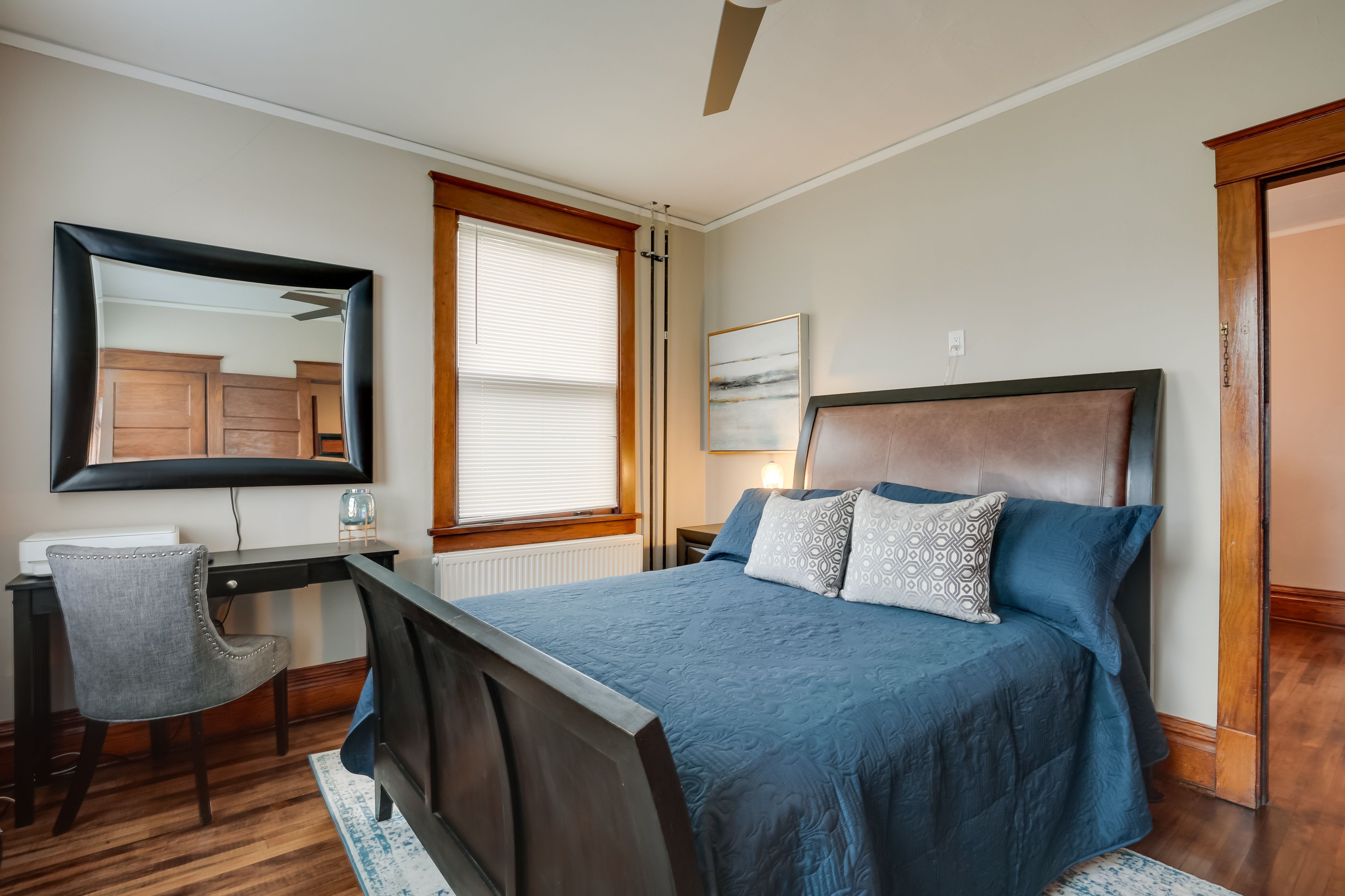 Bedroom 3 | Queen Bed | Desk