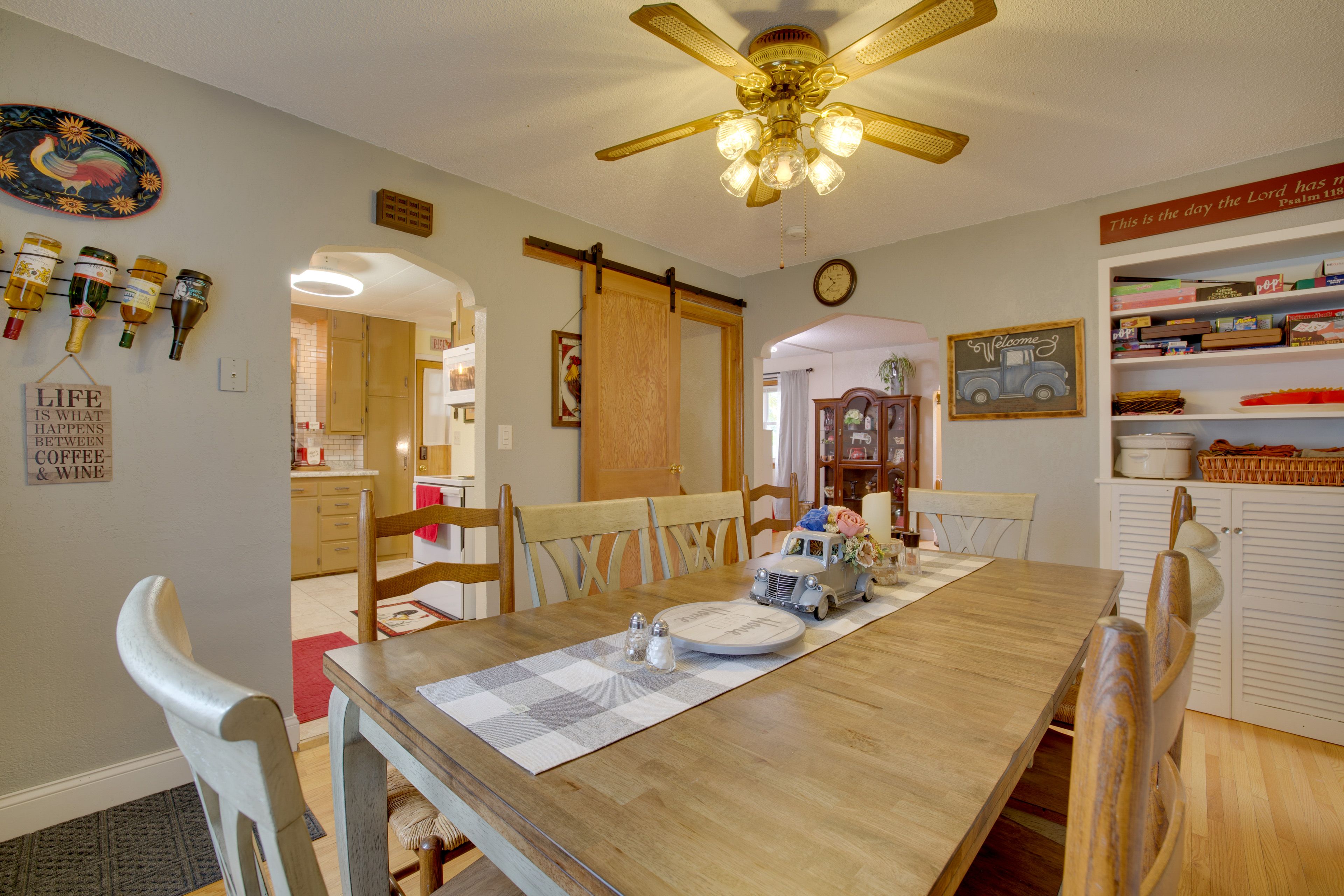 Dining Area | Dishware/Flatware | Trash Bags/Paper Towels