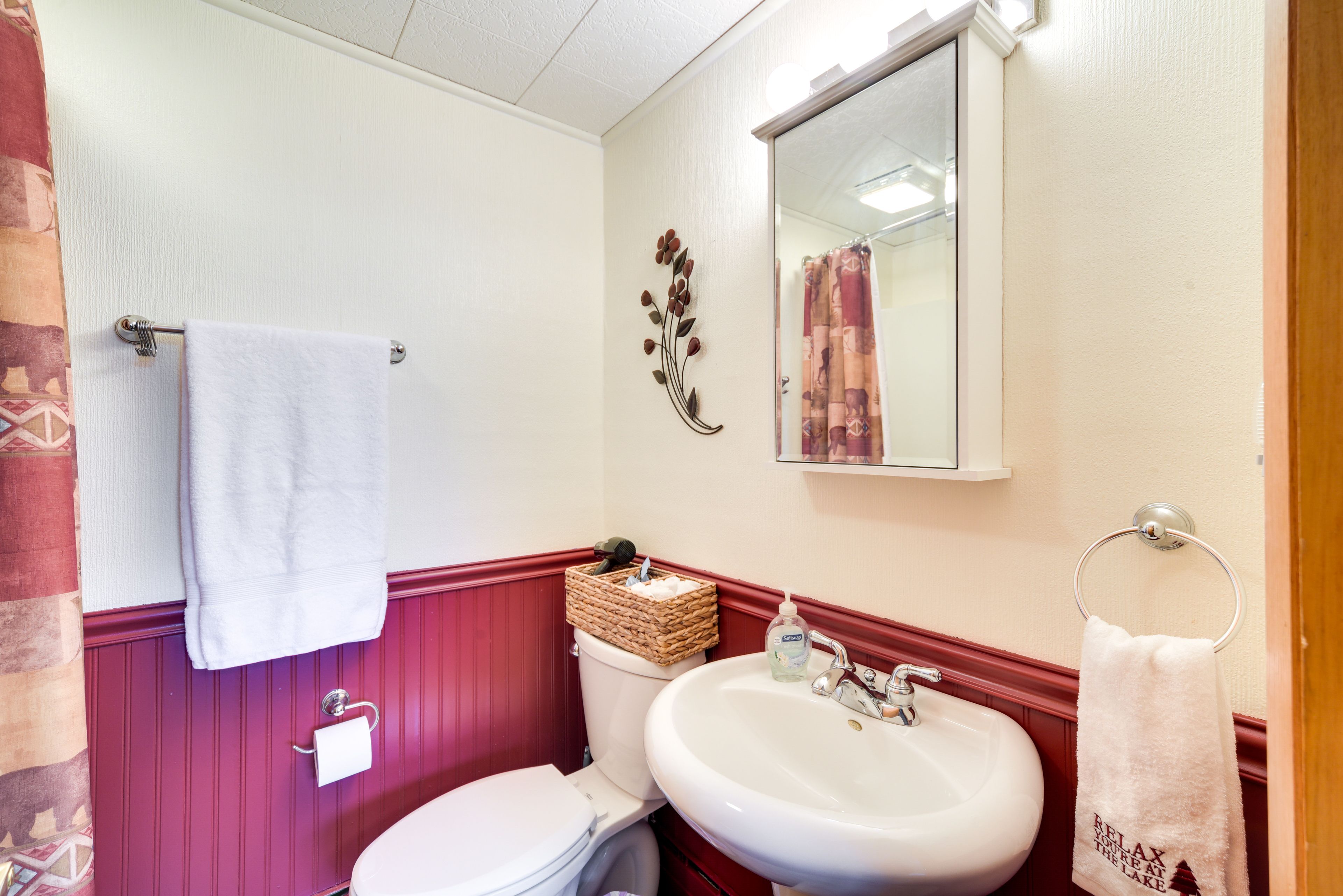 Bathroom | Complimentary Toiletries | Towels Provided