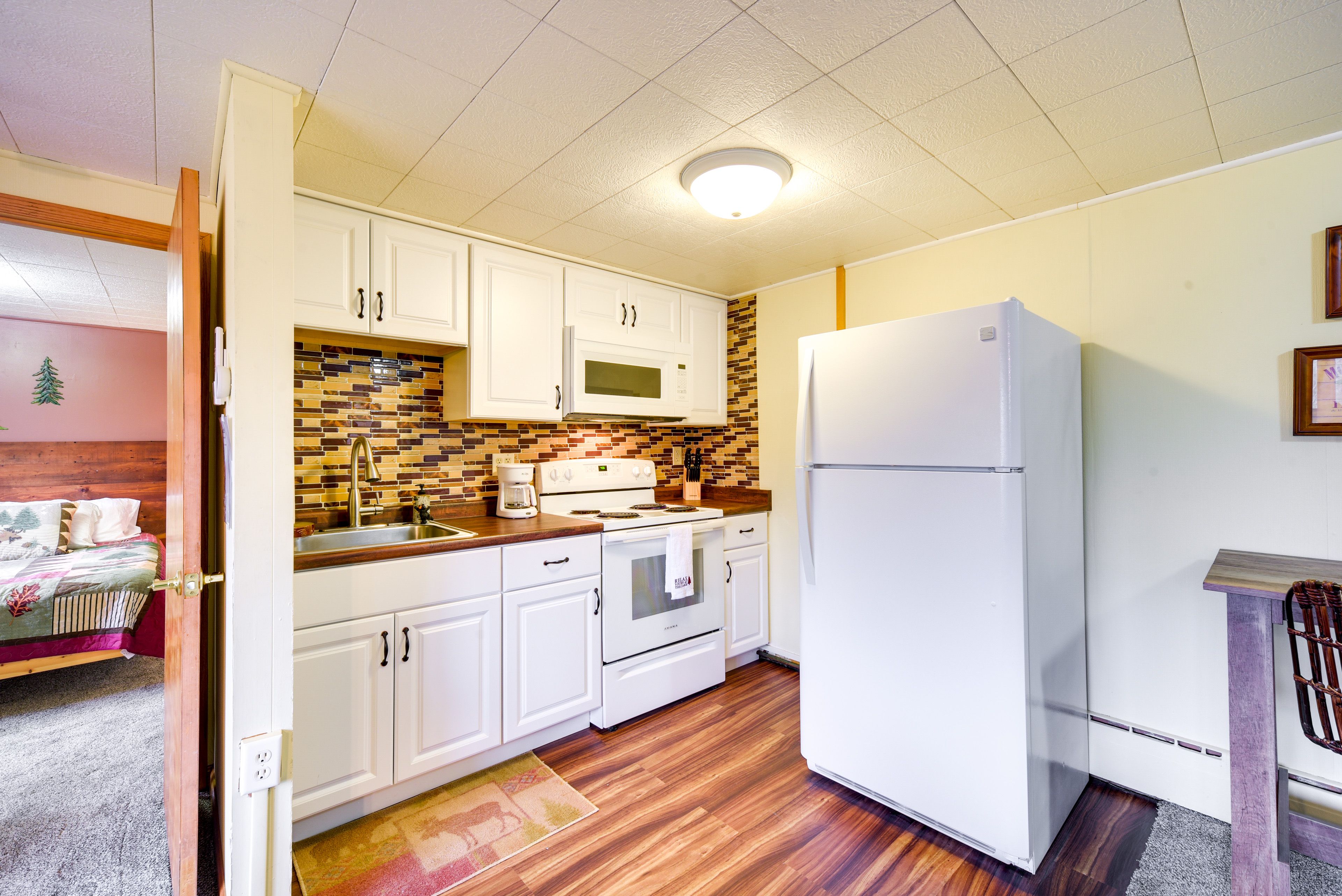 Kitchen | Cooking Basics | Coffee Maker | Paper Towels/Trash Bags Provided
