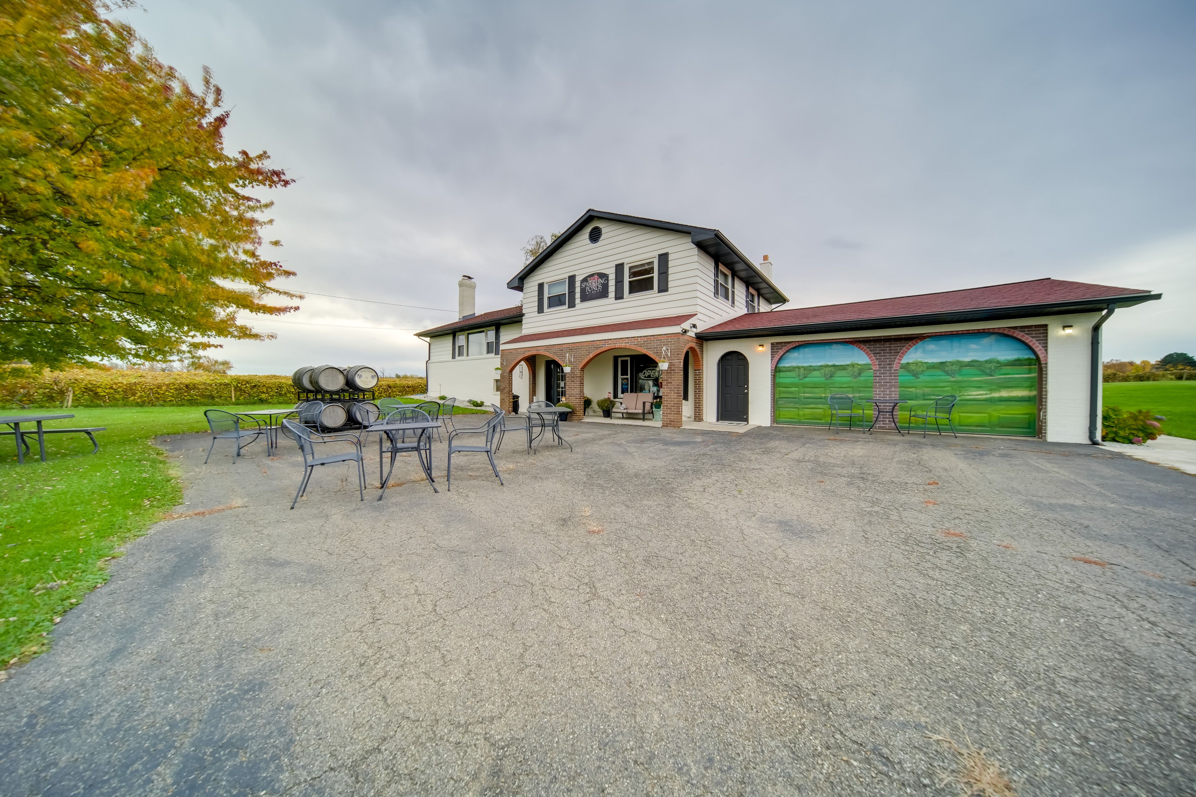 Sparkling Ponds Winery | On-Site