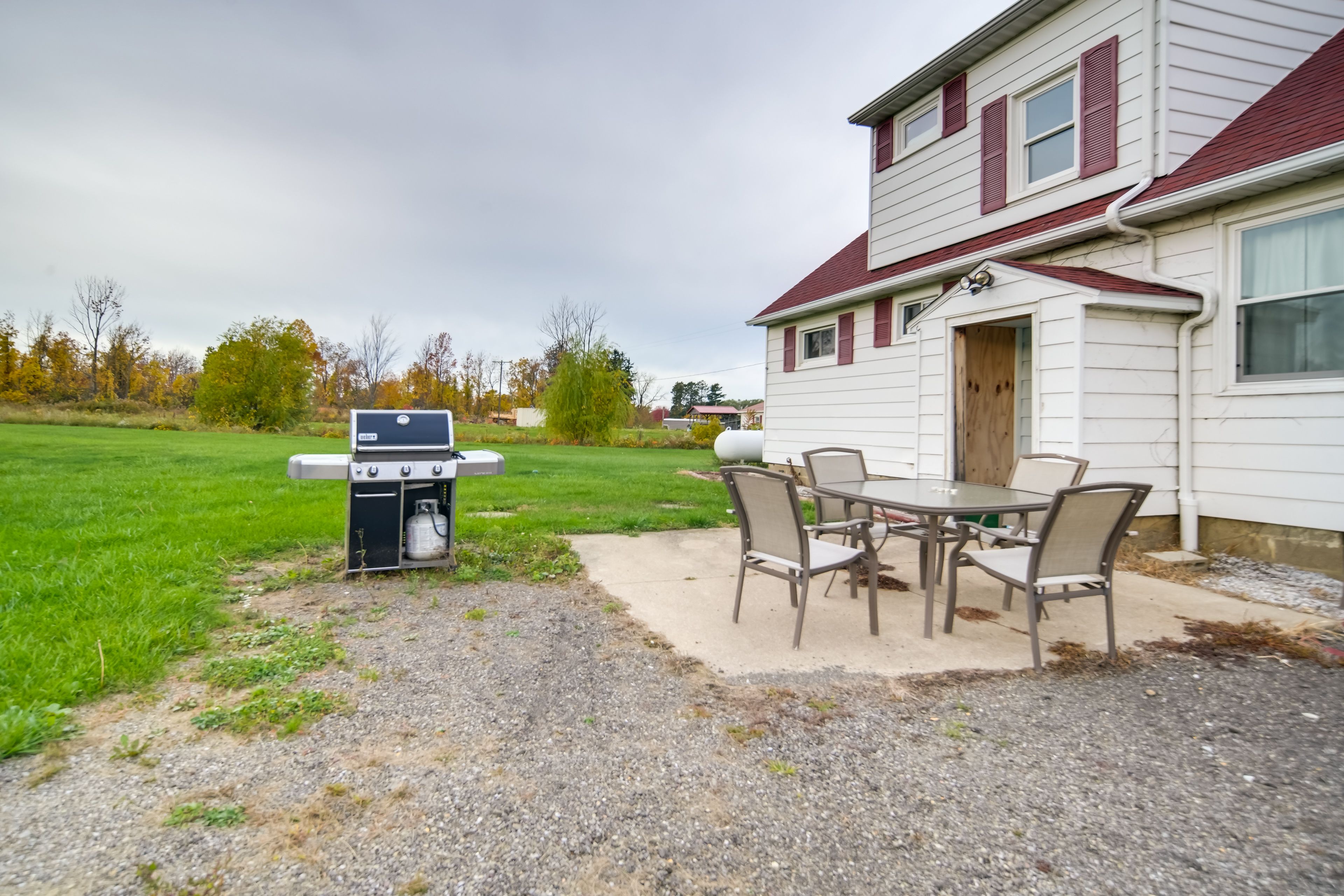 Patio | Gas Grill | Outdoor Dining