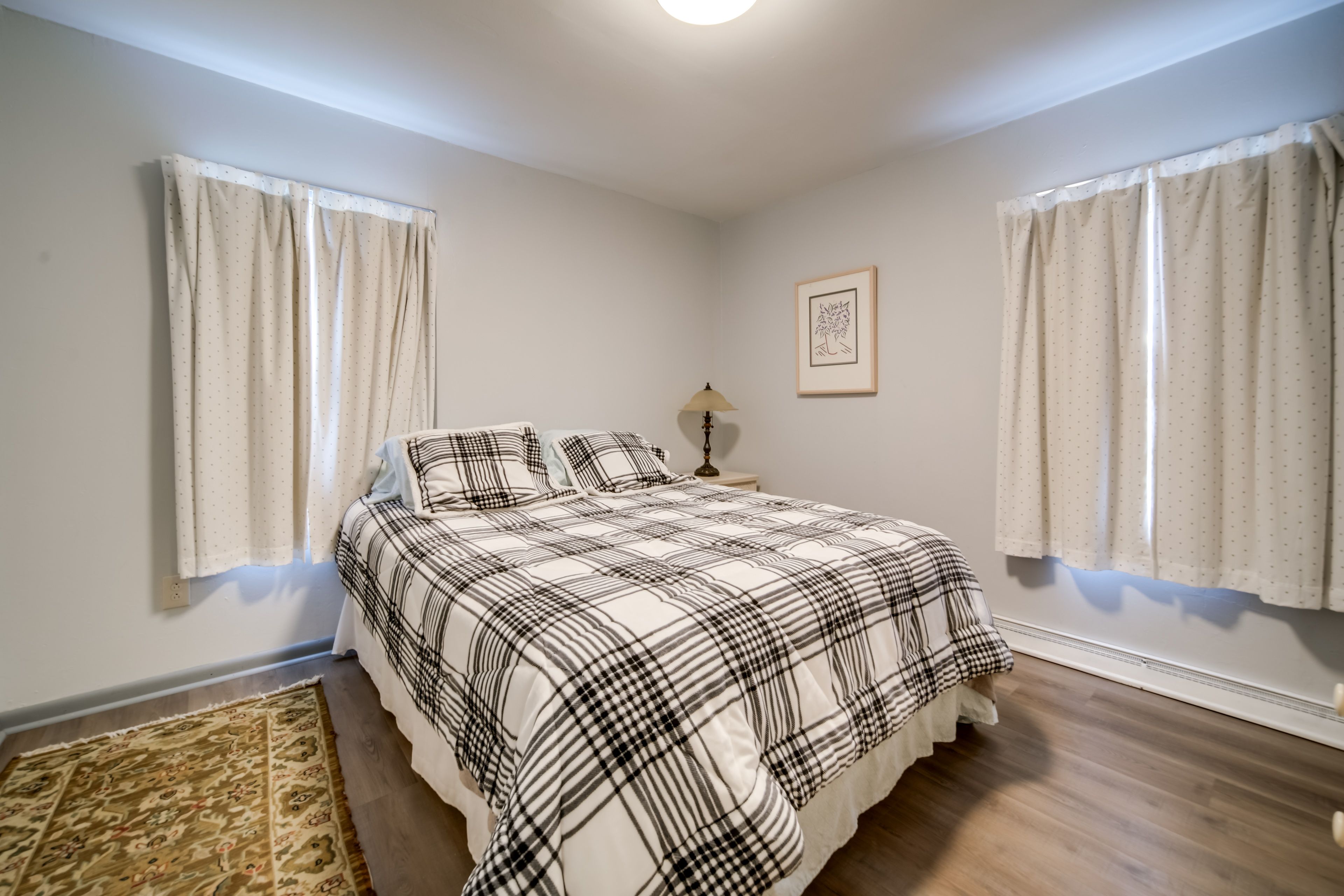 Bedroom 1 | Queen Bed | 1st Floor