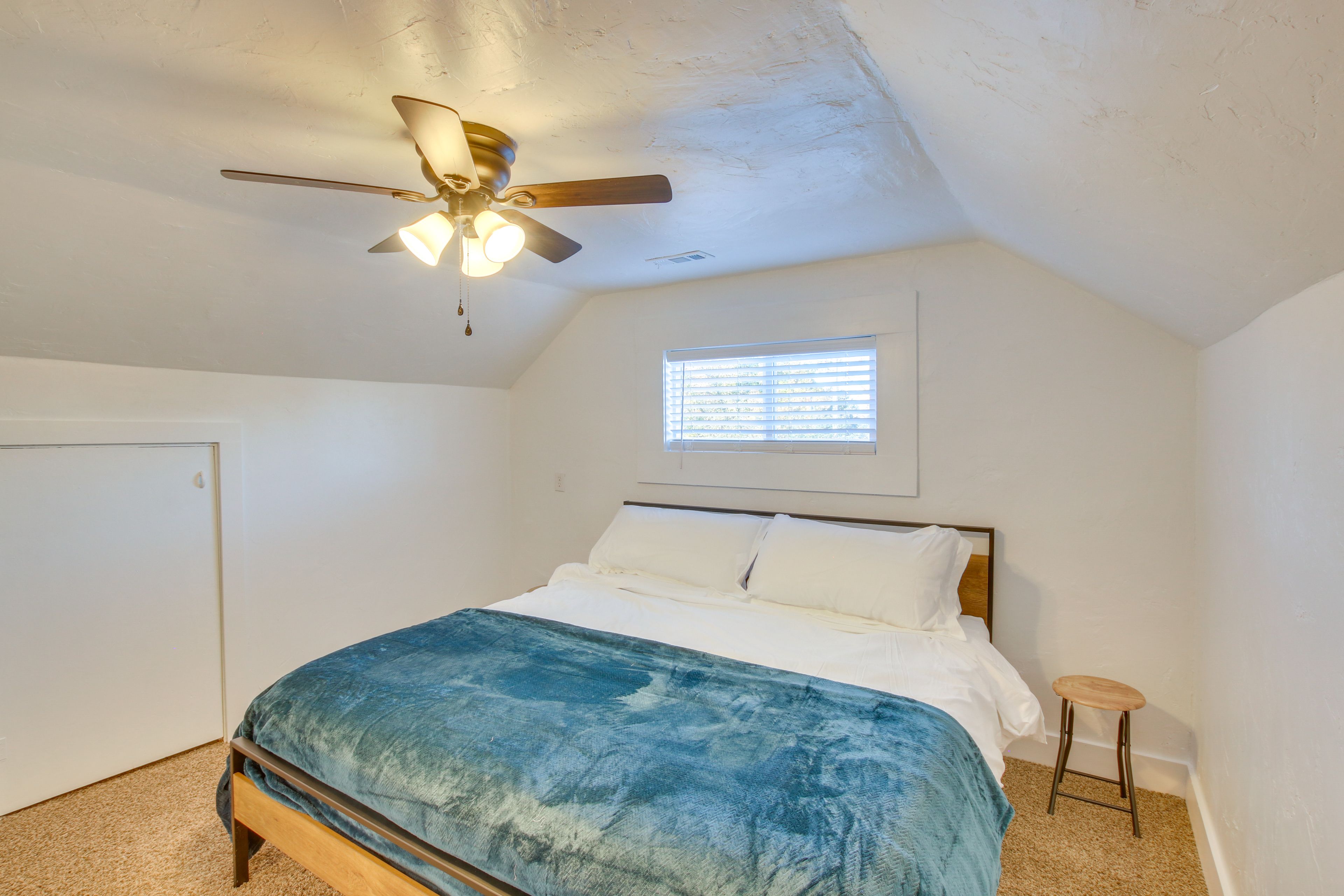 Bedroom | King Bed