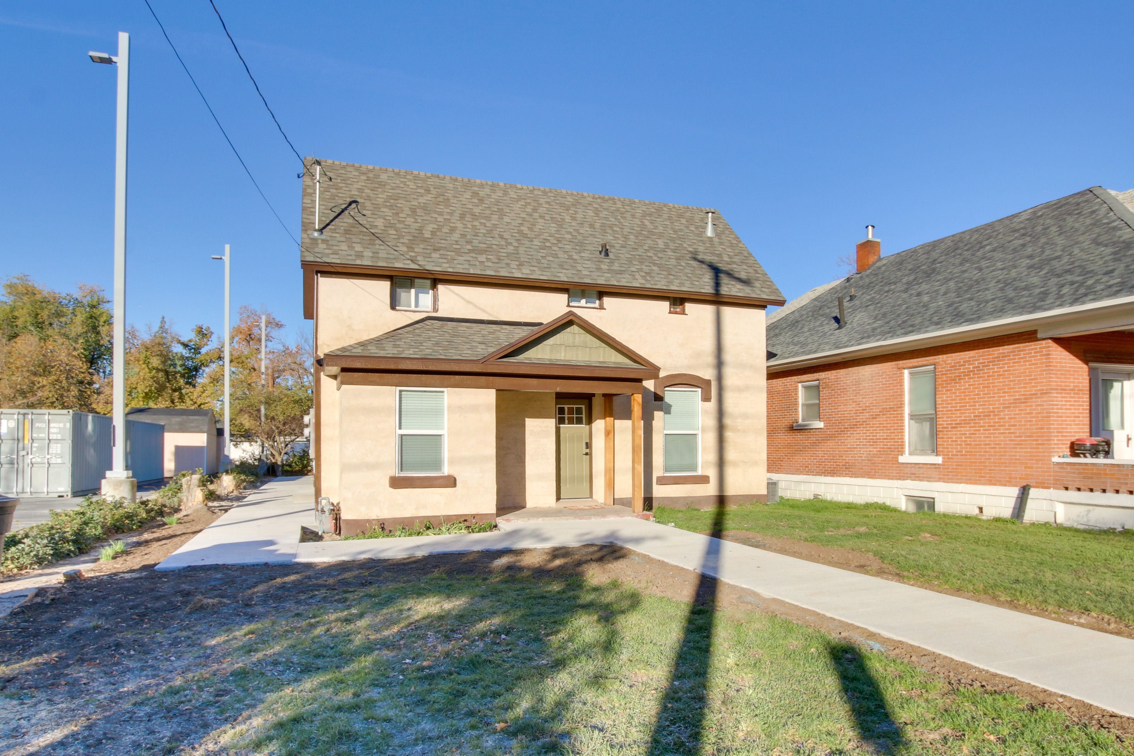 Property Exterior | Shared Driveway (2 Vehicles) | Free Street Parking