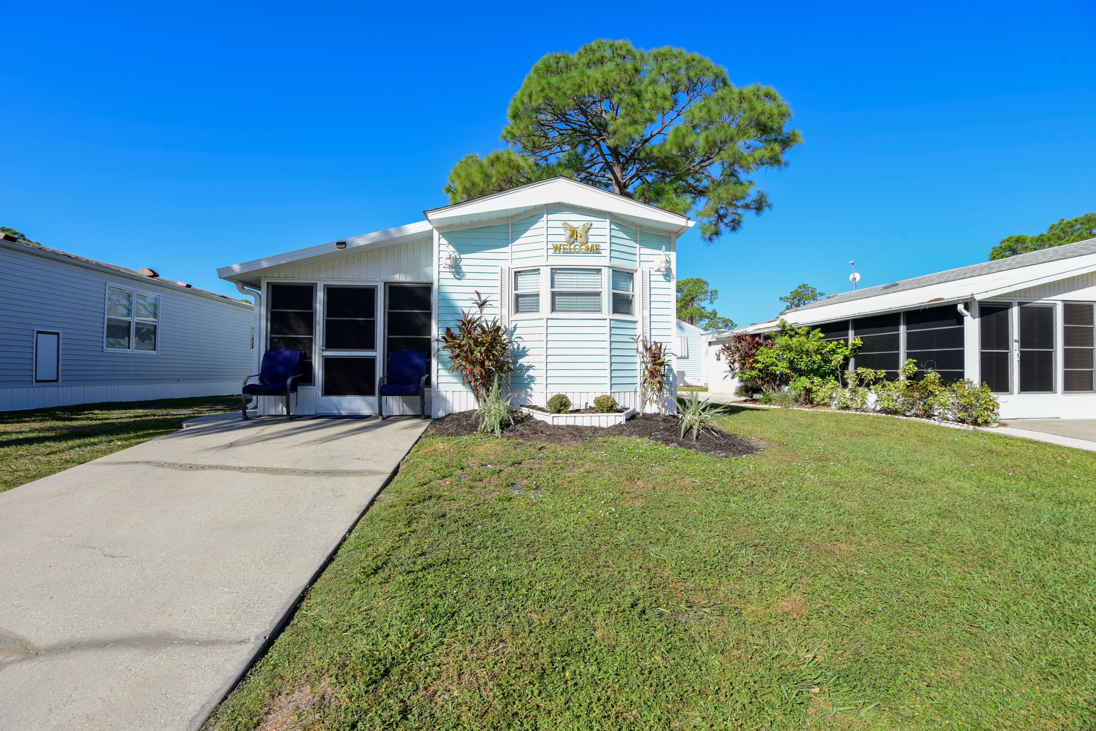 Parking | Driveway (1 Vehicle + 1 Golf Cart) | Visitor Parking