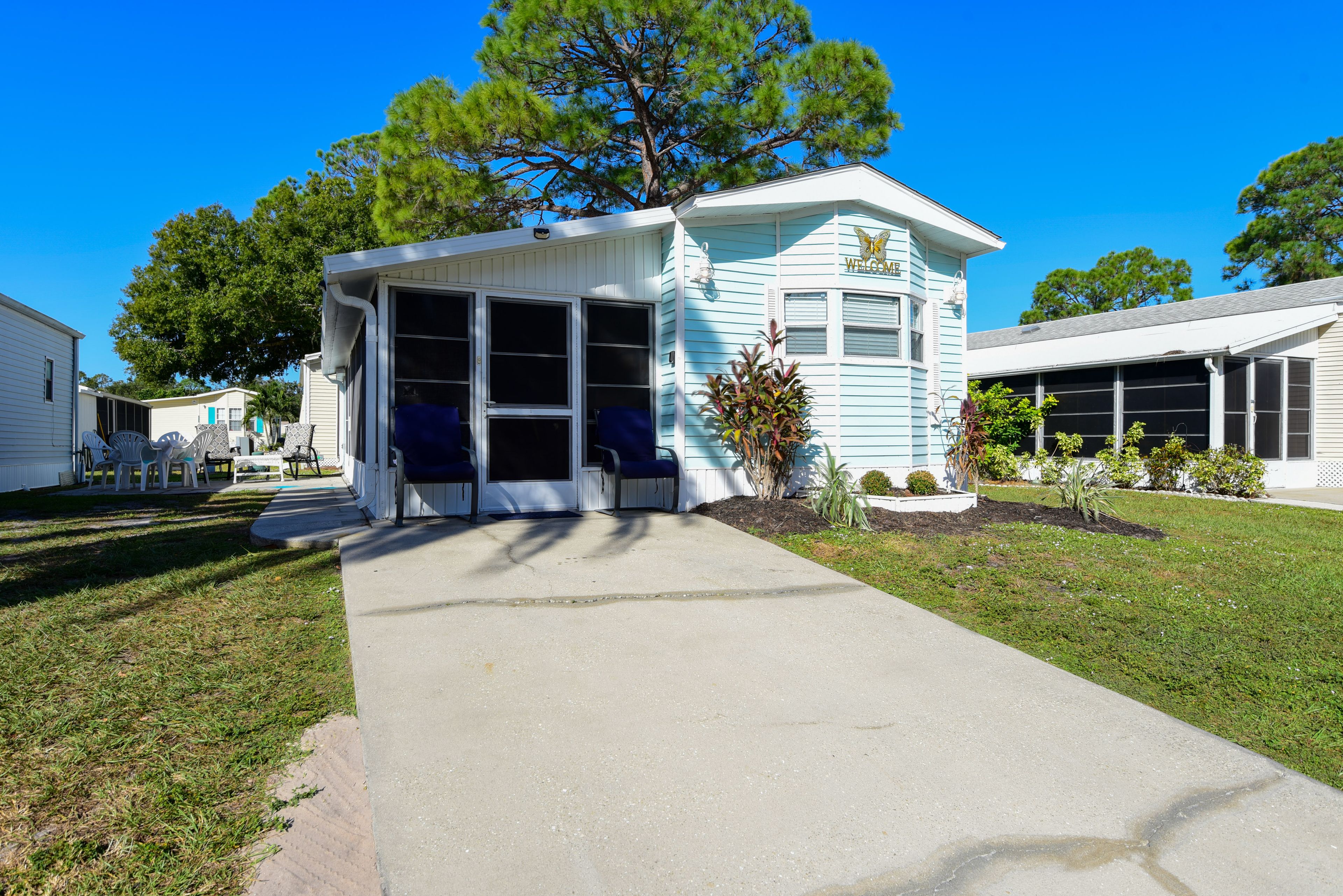 Sarasota Vacation Rental | 1BR | 1BA | 410 Sq Ft | 2 Steps Required
