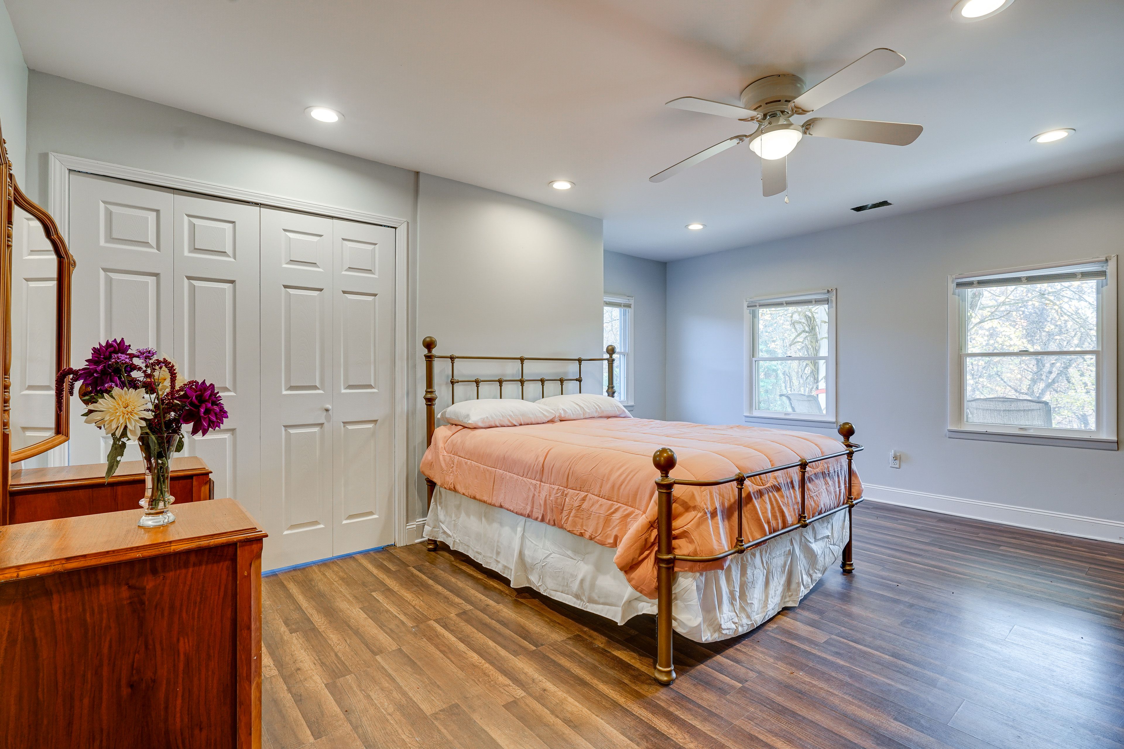 Bedroom 1 | Queen Bed | 1st Floor