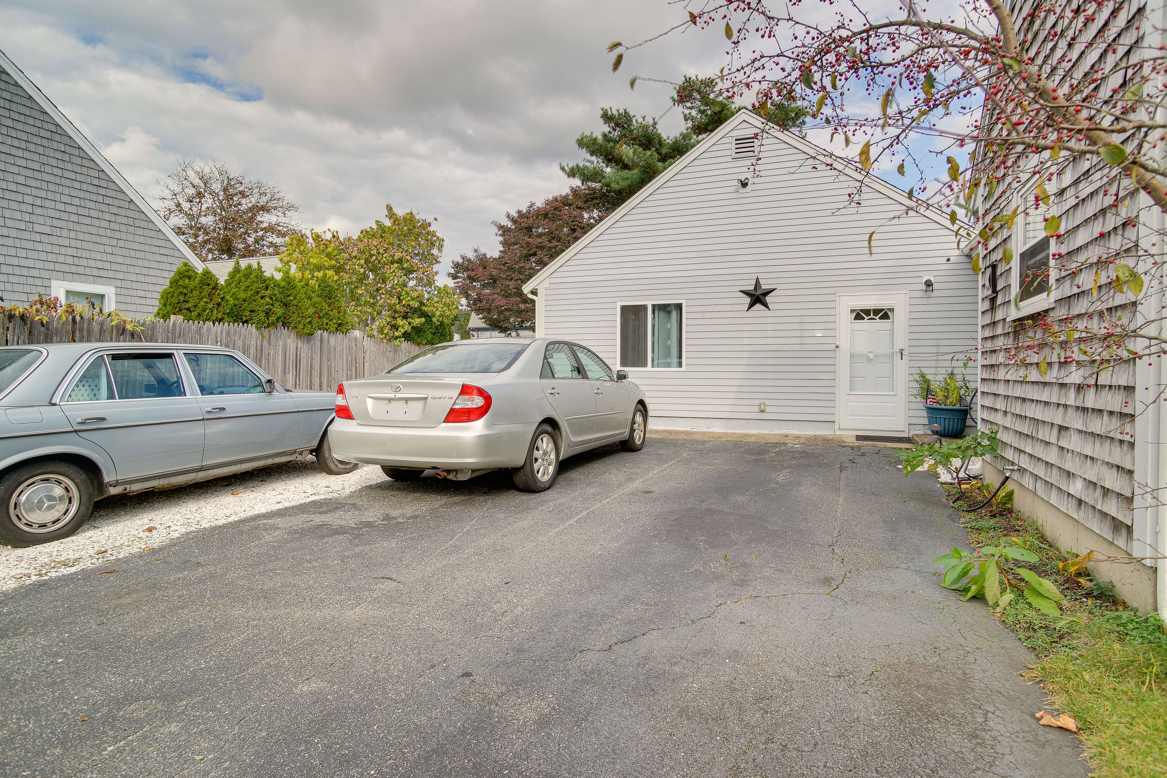 Parking | Shared Driveway (1 Vehicle)