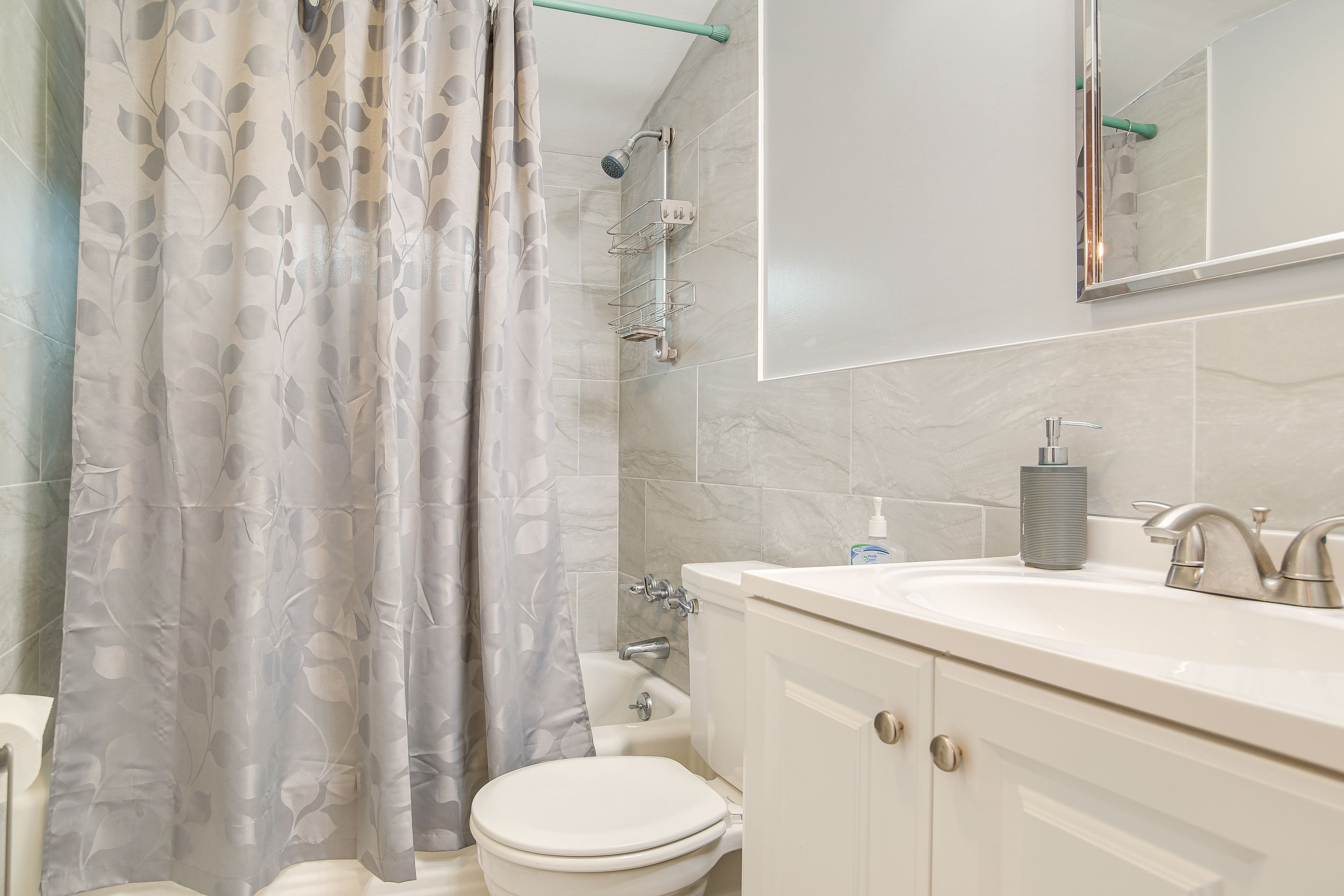 Bathroom | Shower/Tub Combo