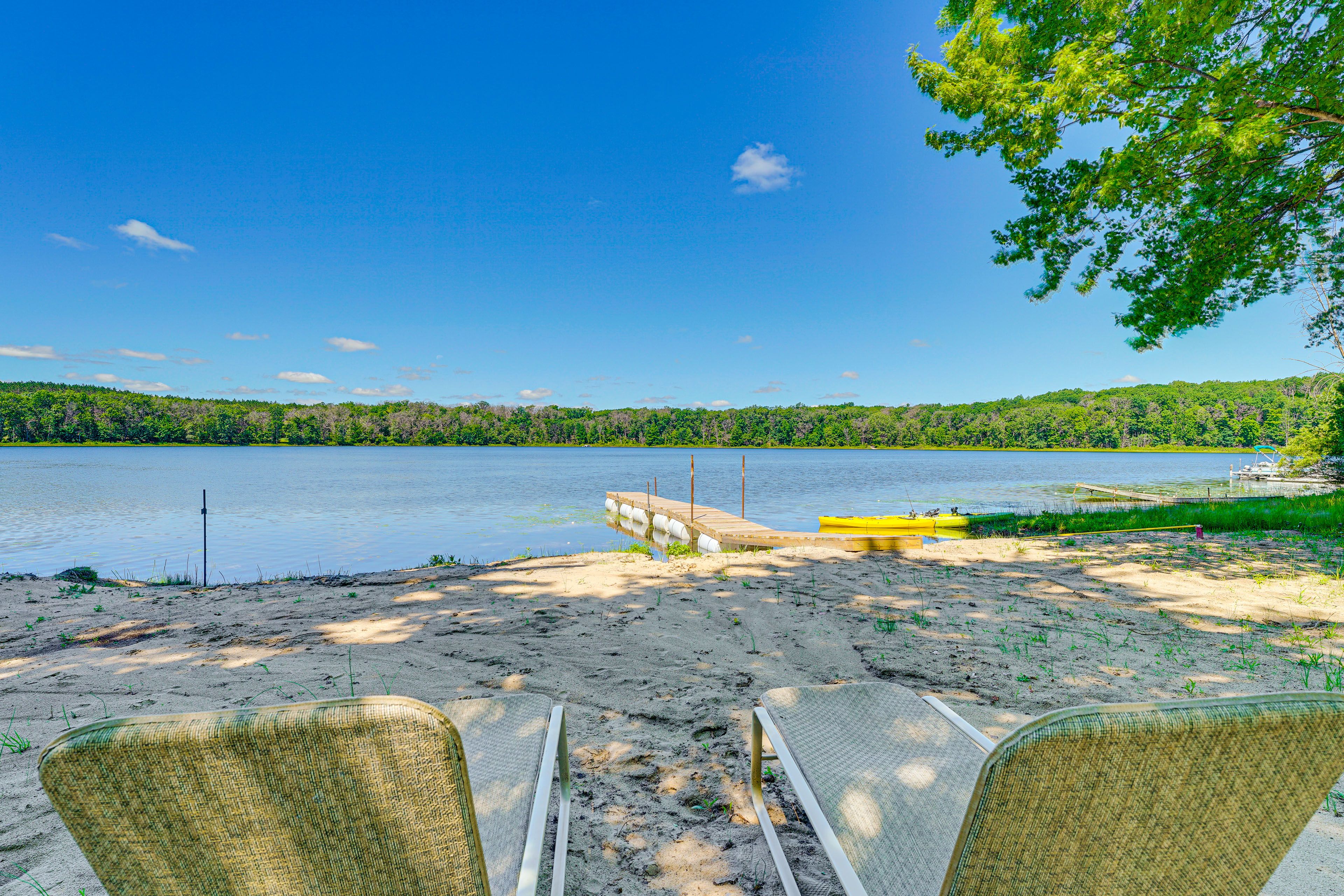 Dock | Complimentary Non-Powered Boats | Life Vests Provided