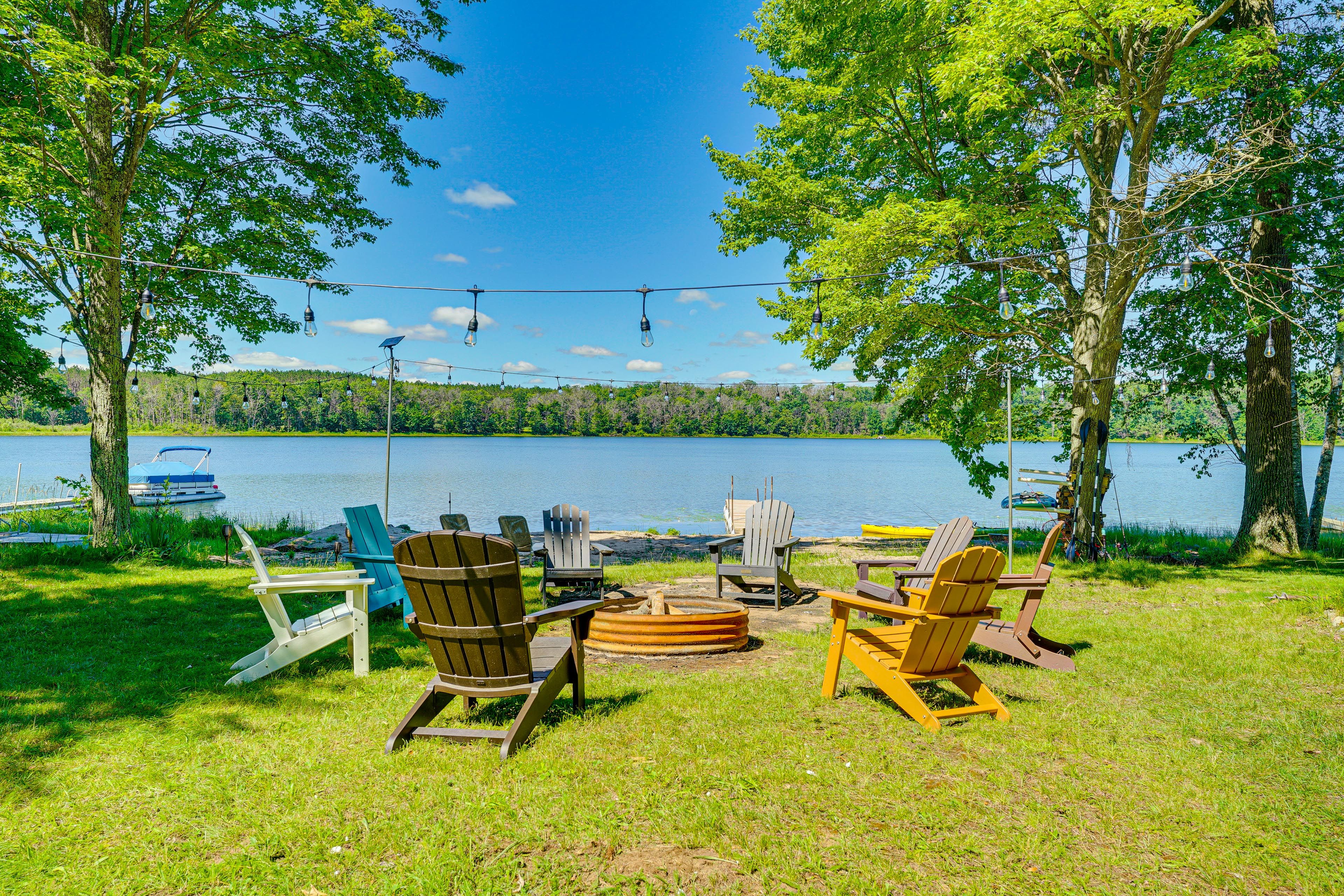 Bitely Vacation Rental | 2BR | 1BA | 936 Sq Ft | 3 Steps to Access