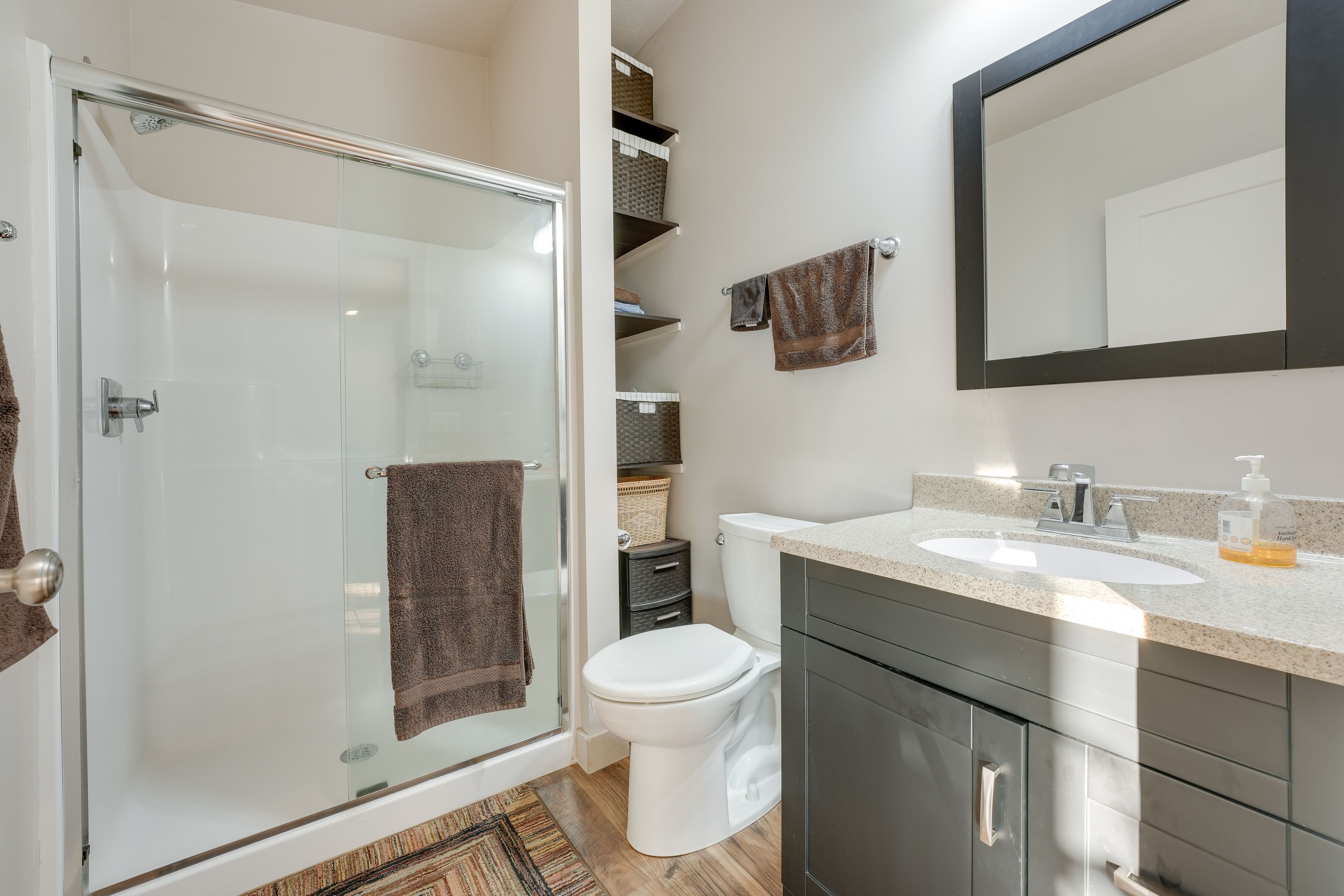 Full Bathroom | Complimentary Toiletries