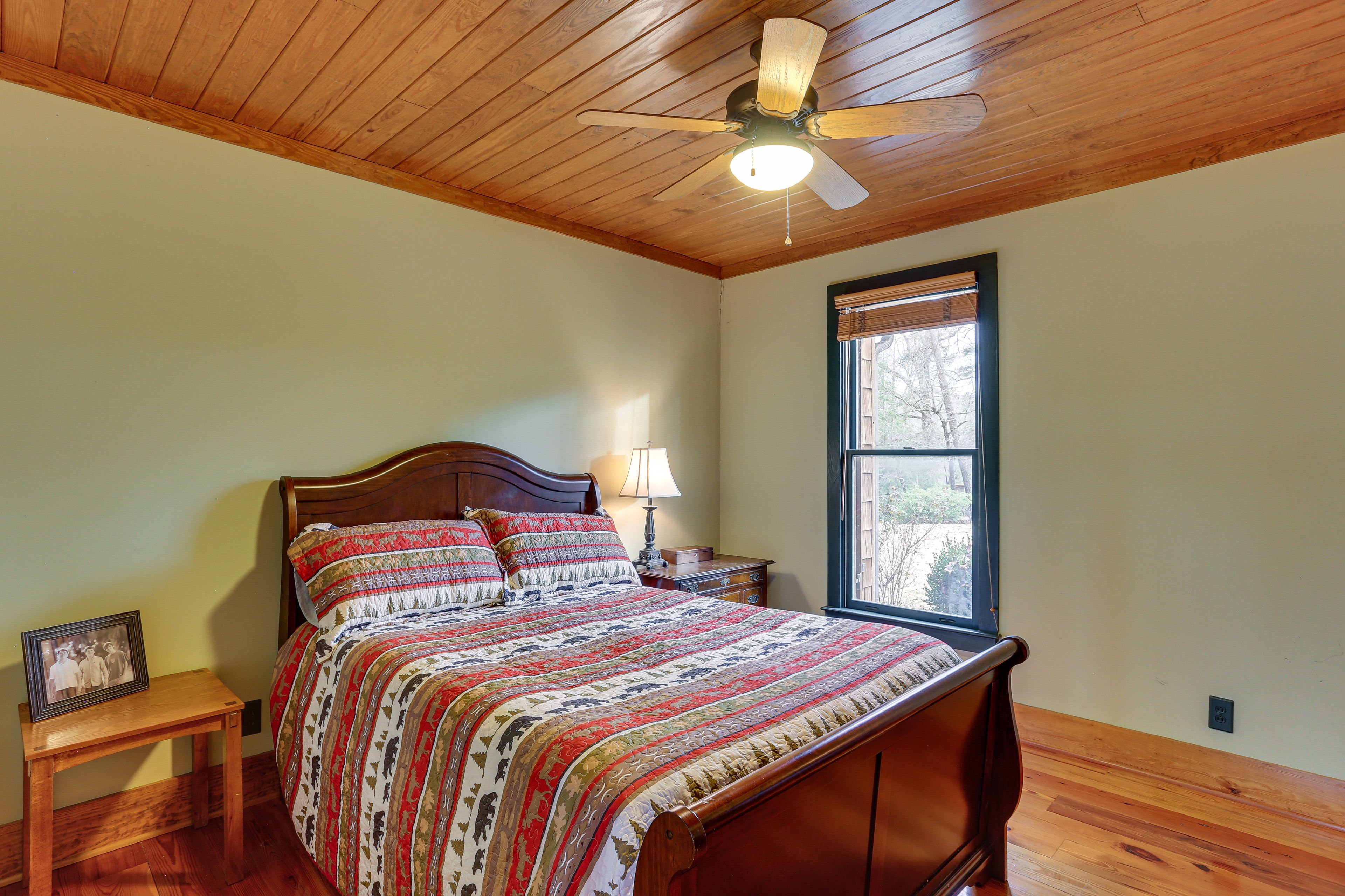 Bedroom 2 | 1st Floor | King Bed