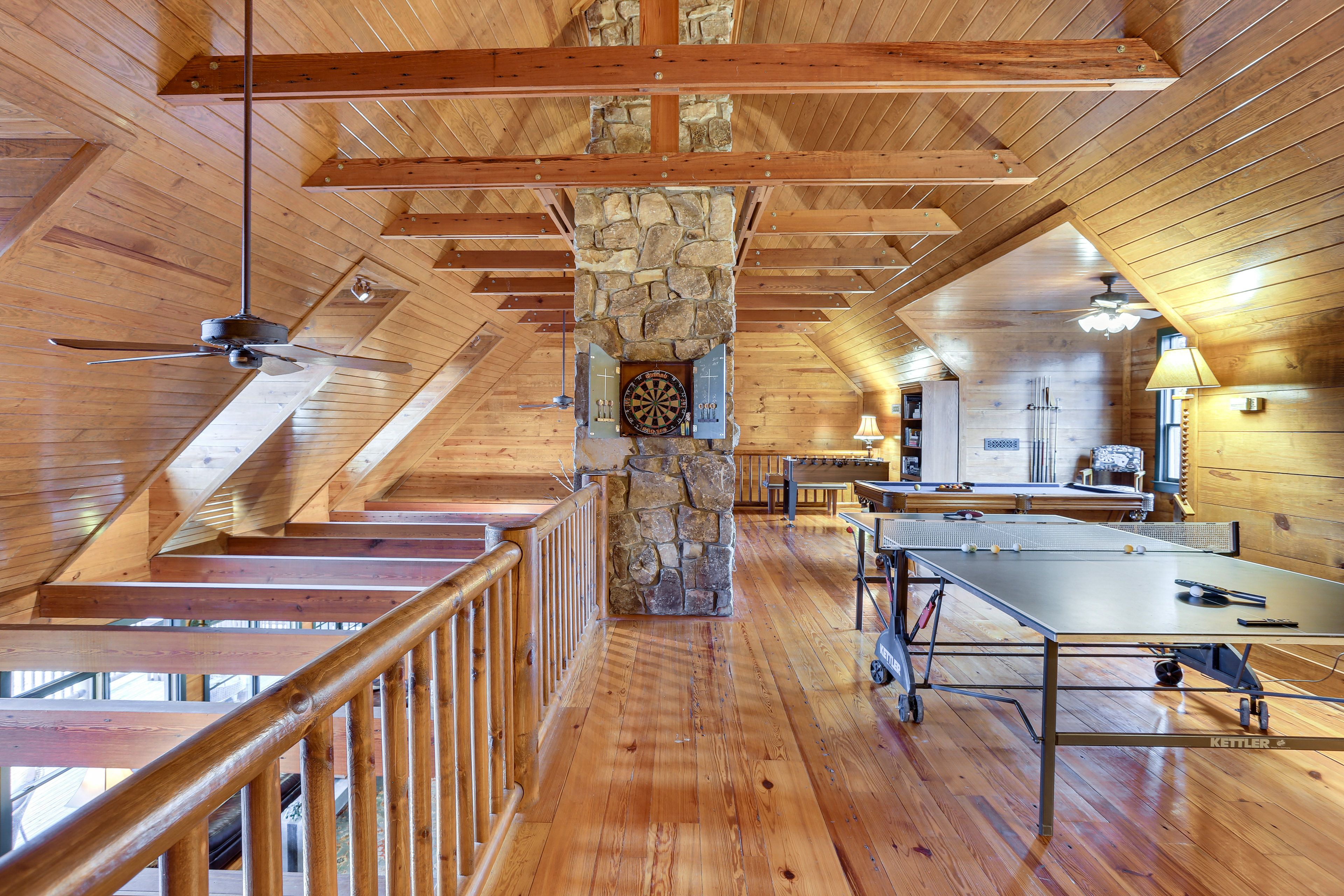 Game Room/Loft | 2nd Floor | Smart TV | Darts
