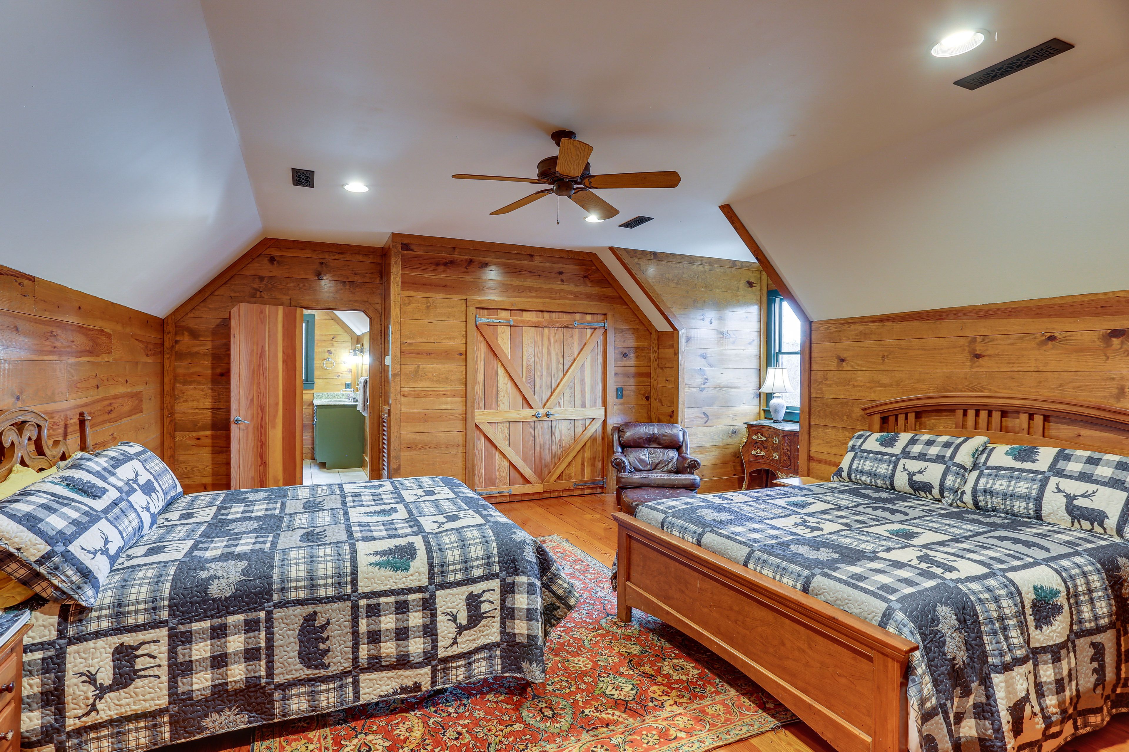 Bedroom 2 | 2nd Floor | 2 Queen Beds | Smart TV