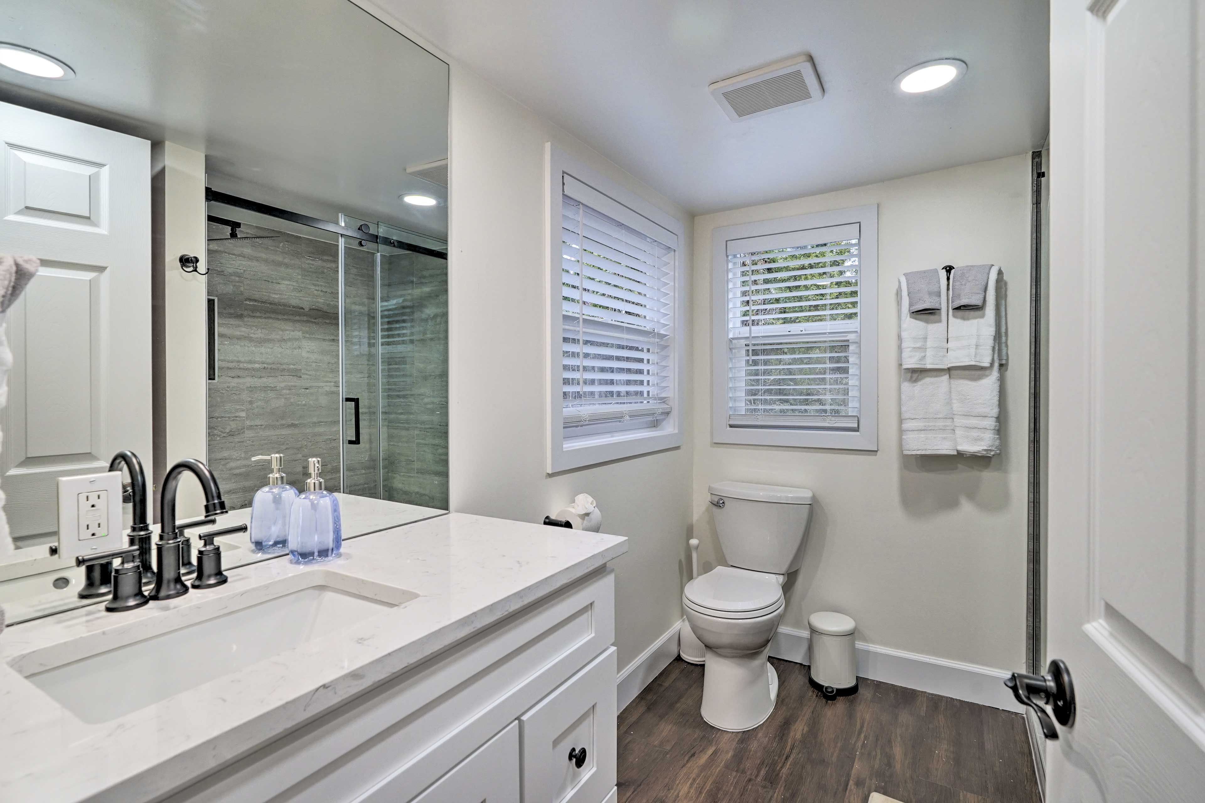Full Bathroom | In-Unit Laundry