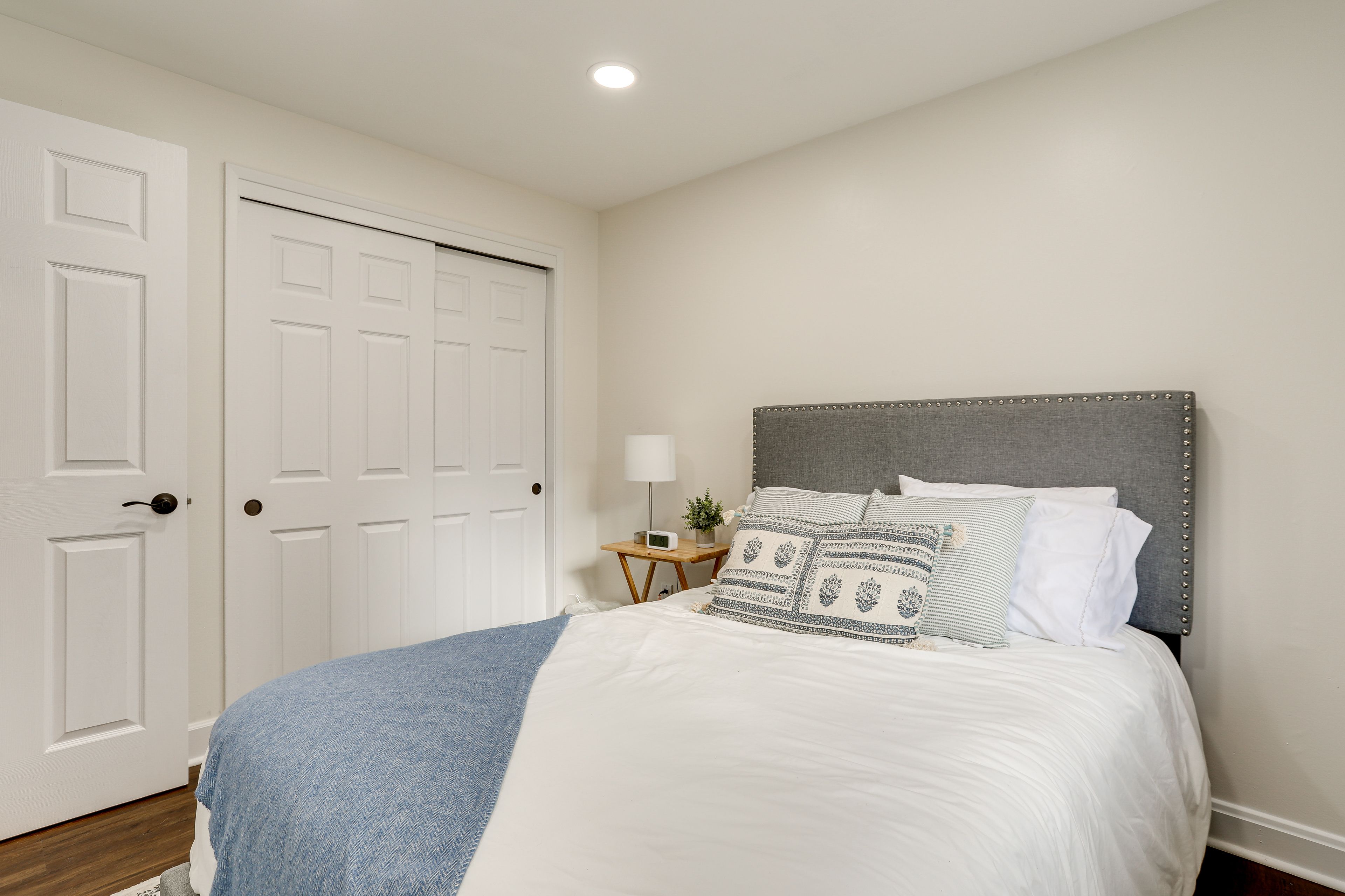 Bedroom 2 | Queen Bed