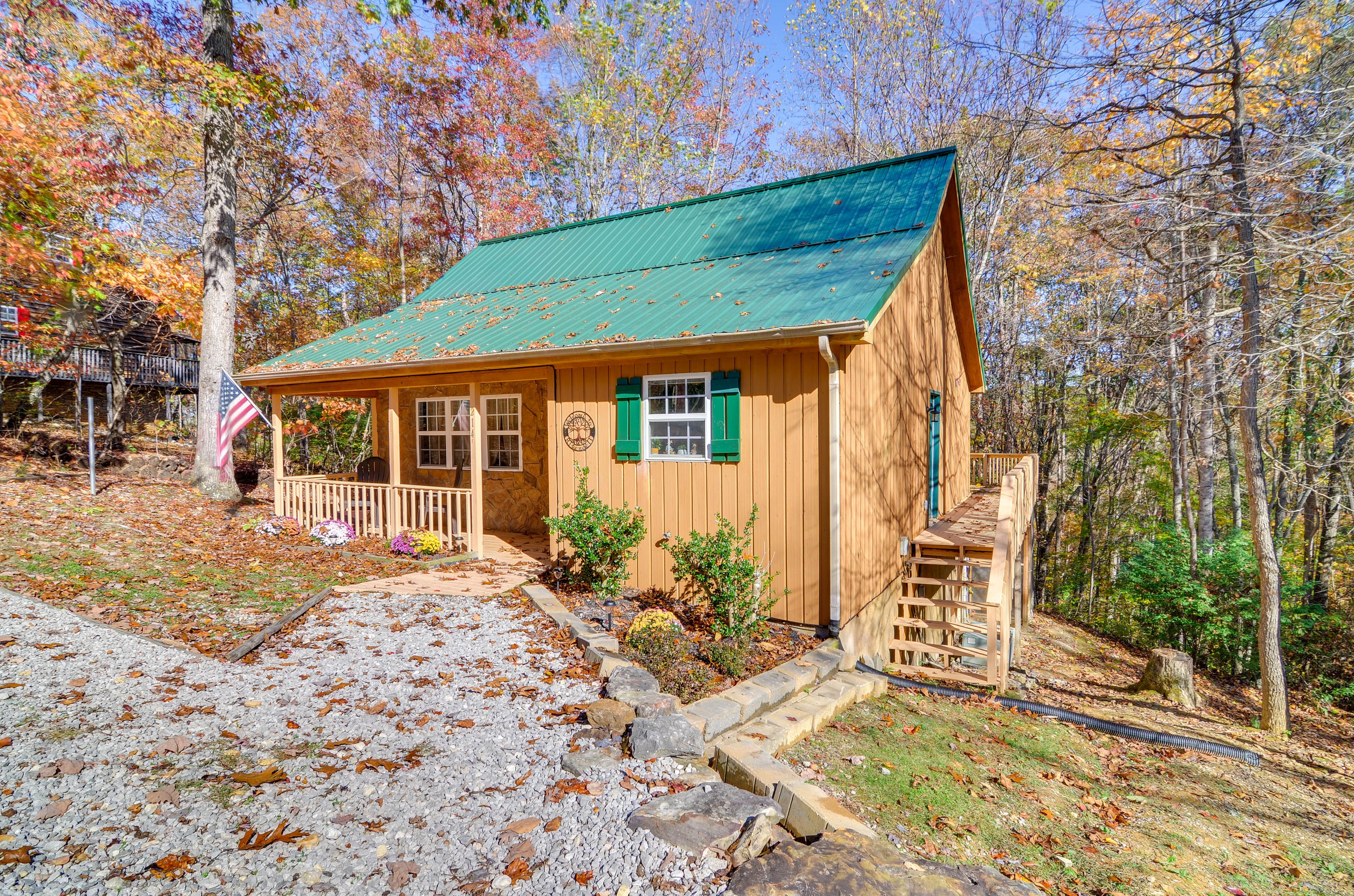 Burnside Vacation Rental | 3BR | 2BA | 1 Step Required | 1,650 Sq Ft