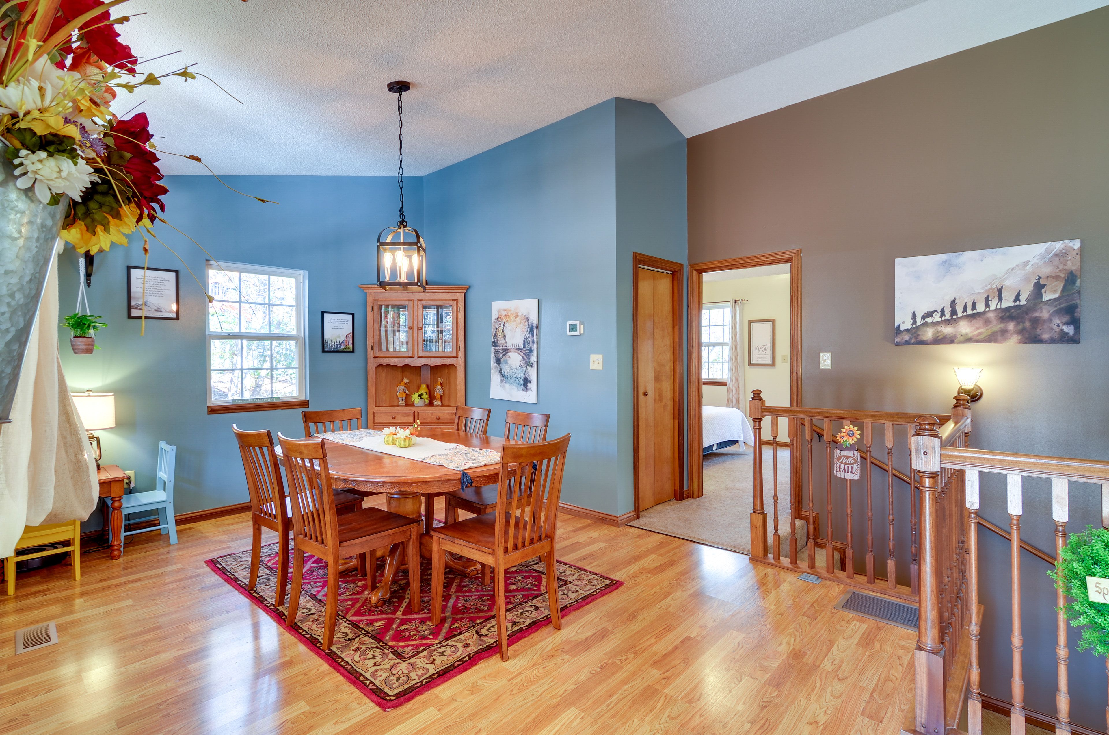 Dining Table | Dishware & Flatware