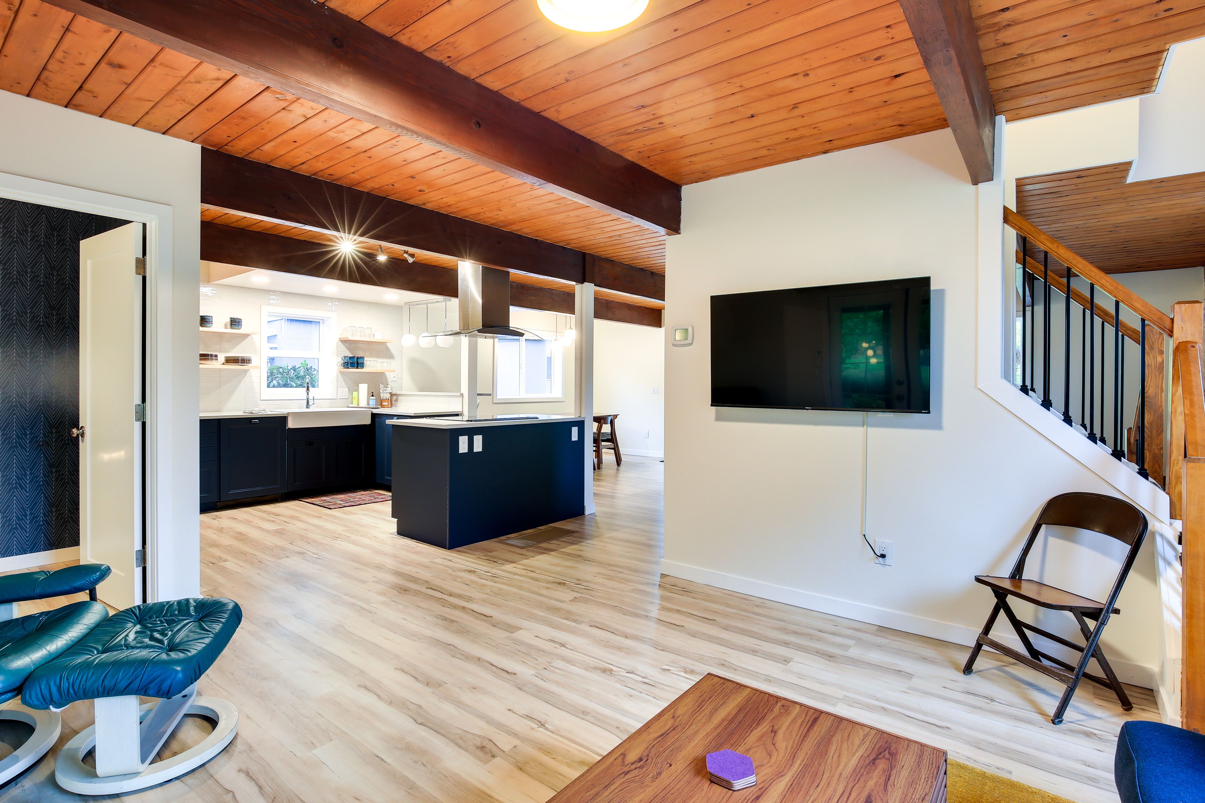 Living Area | Smart TV