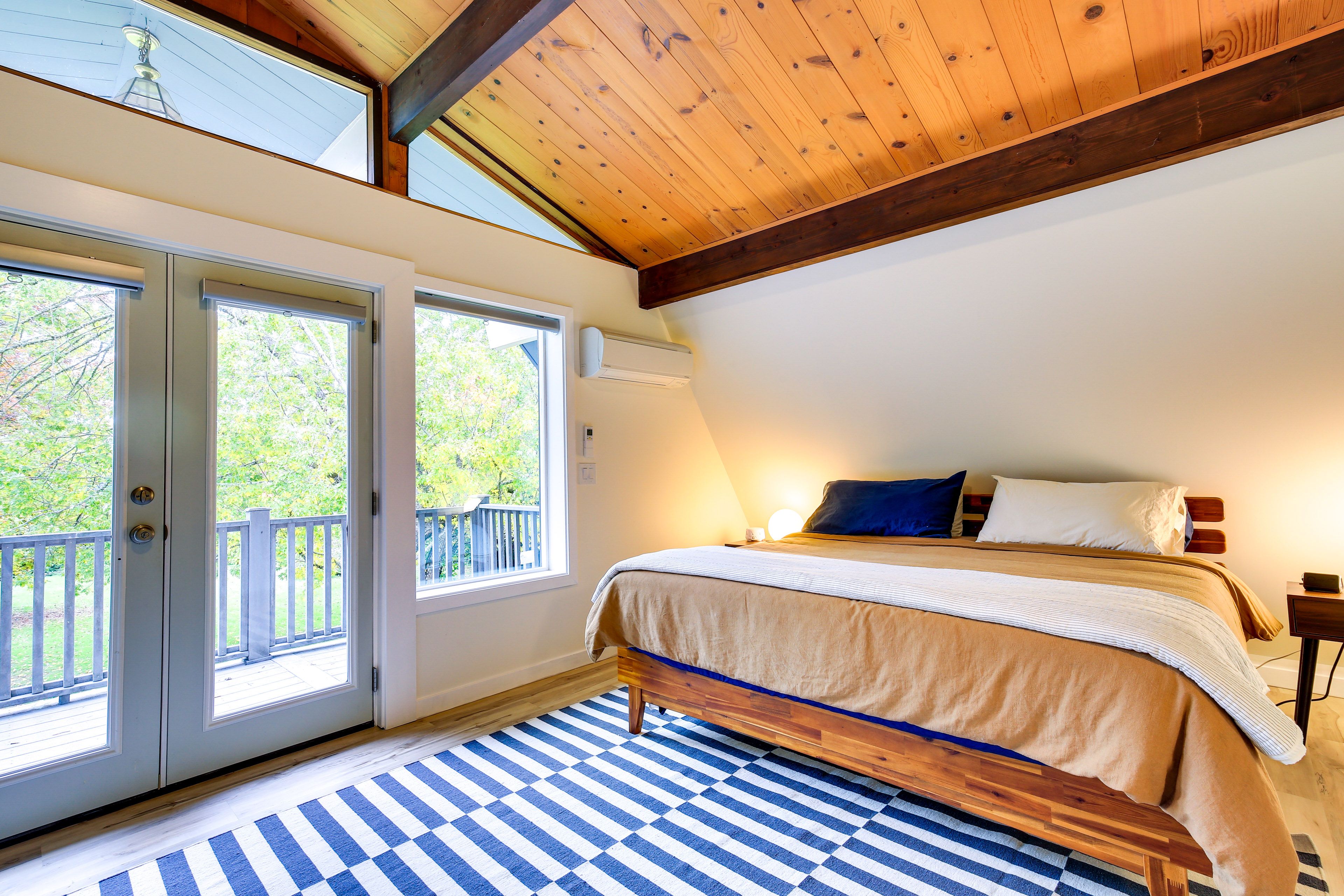 Bedroom 1 | King Bed