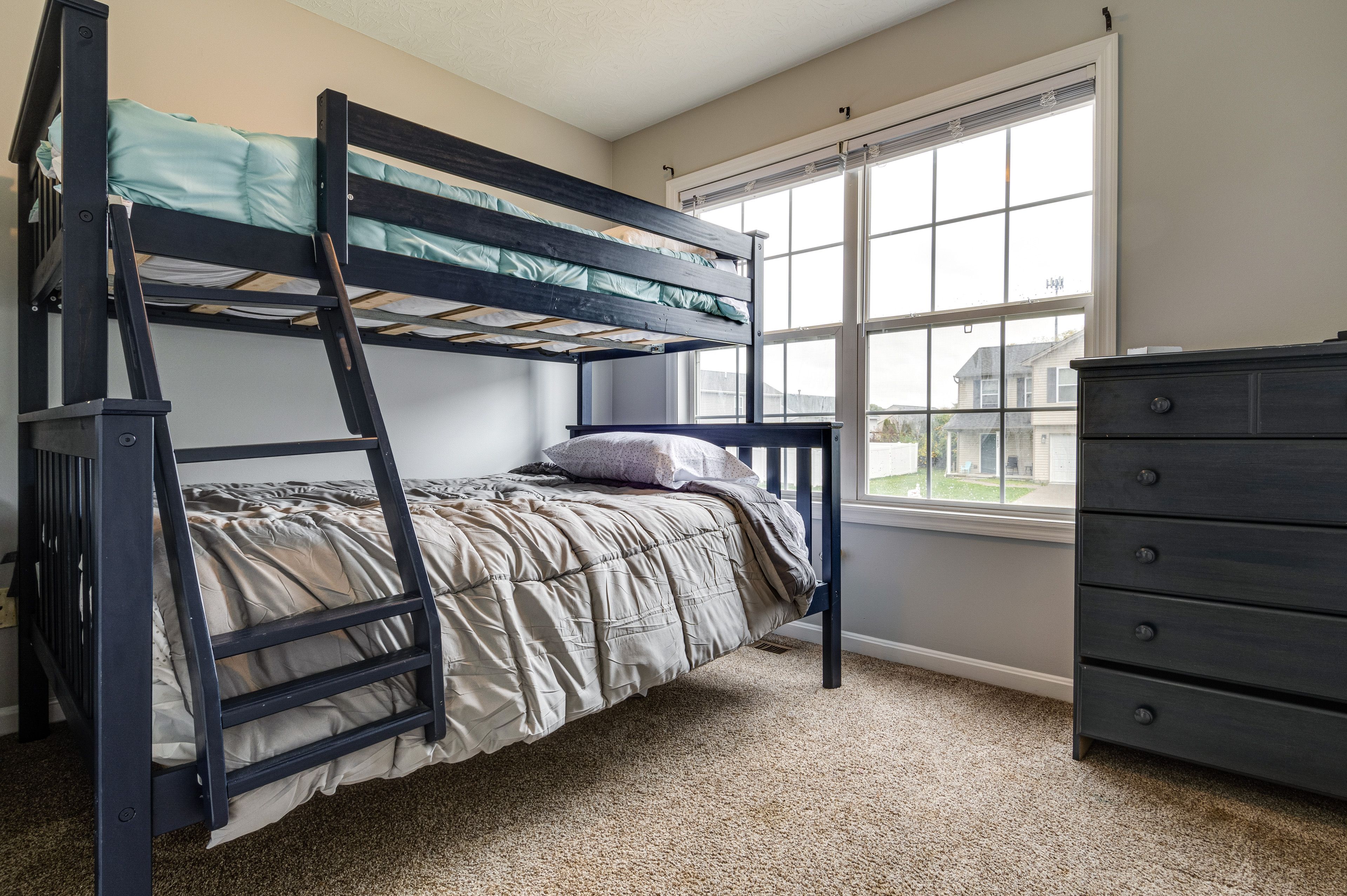 Bedroom 3 | Twin/Full Bunk Bed