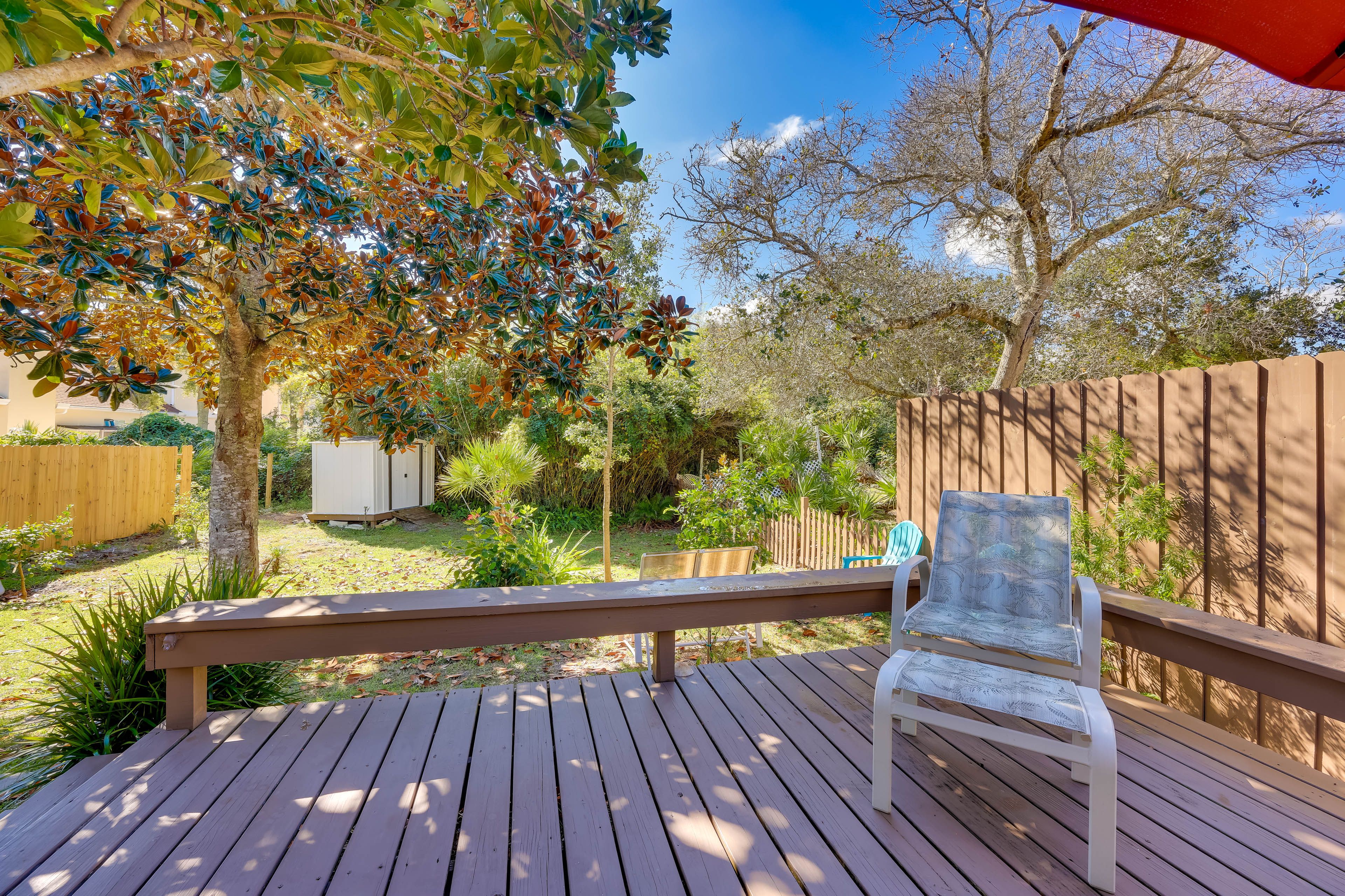 Deck | Seating | Outdoor Dining Area