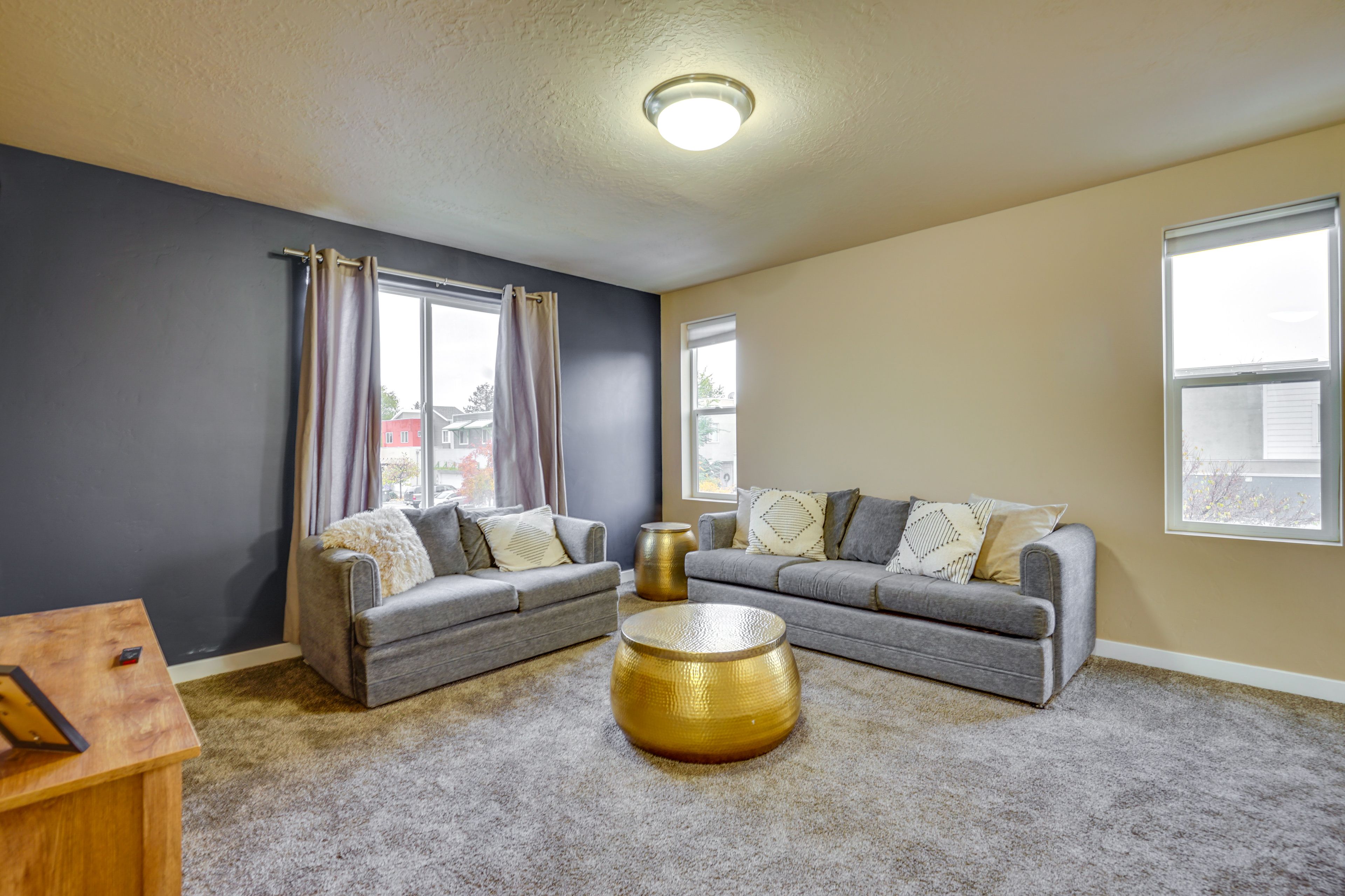 Upper Living Room | Queen Sleeper Sofa | Smart TV