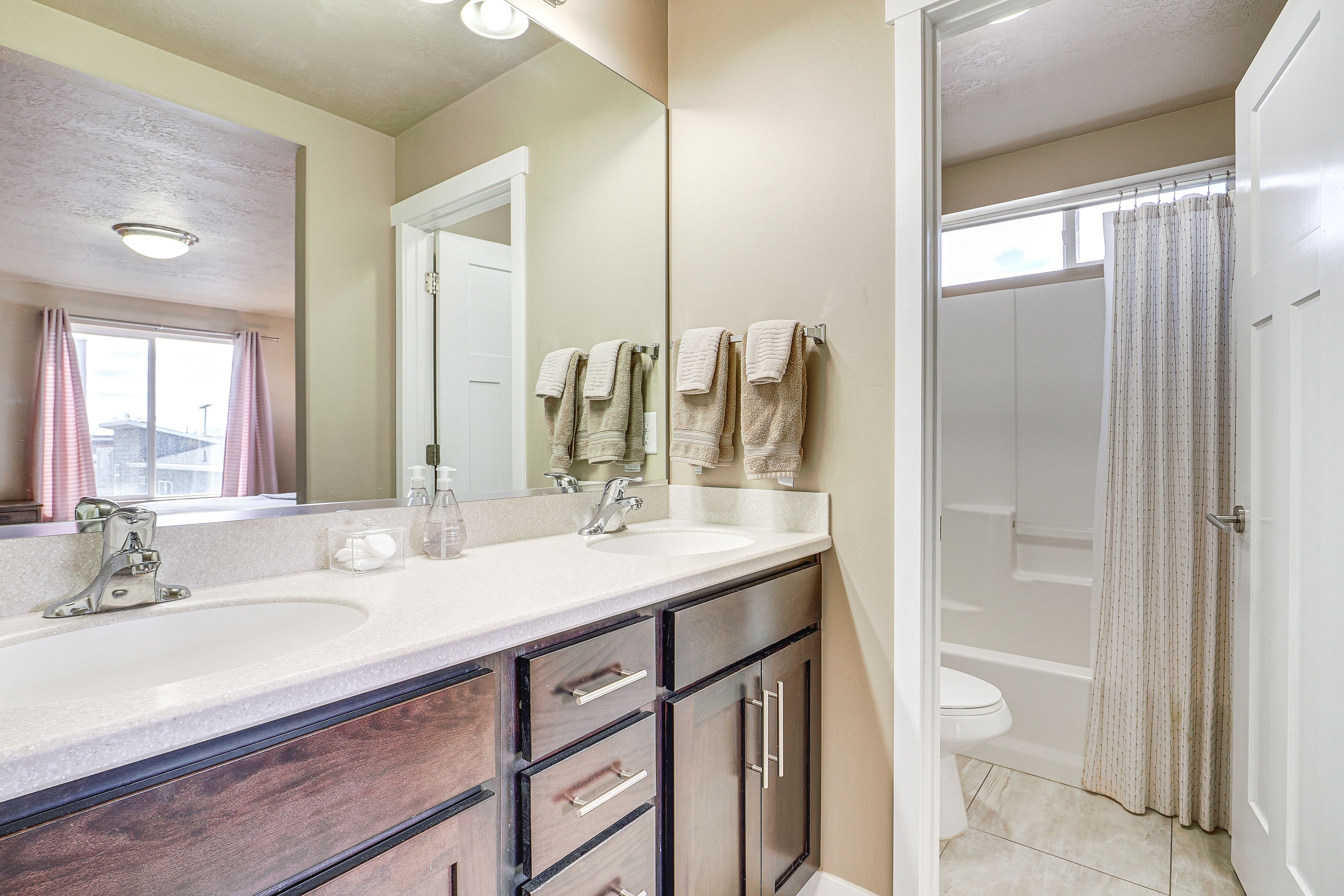 Full Bathroom