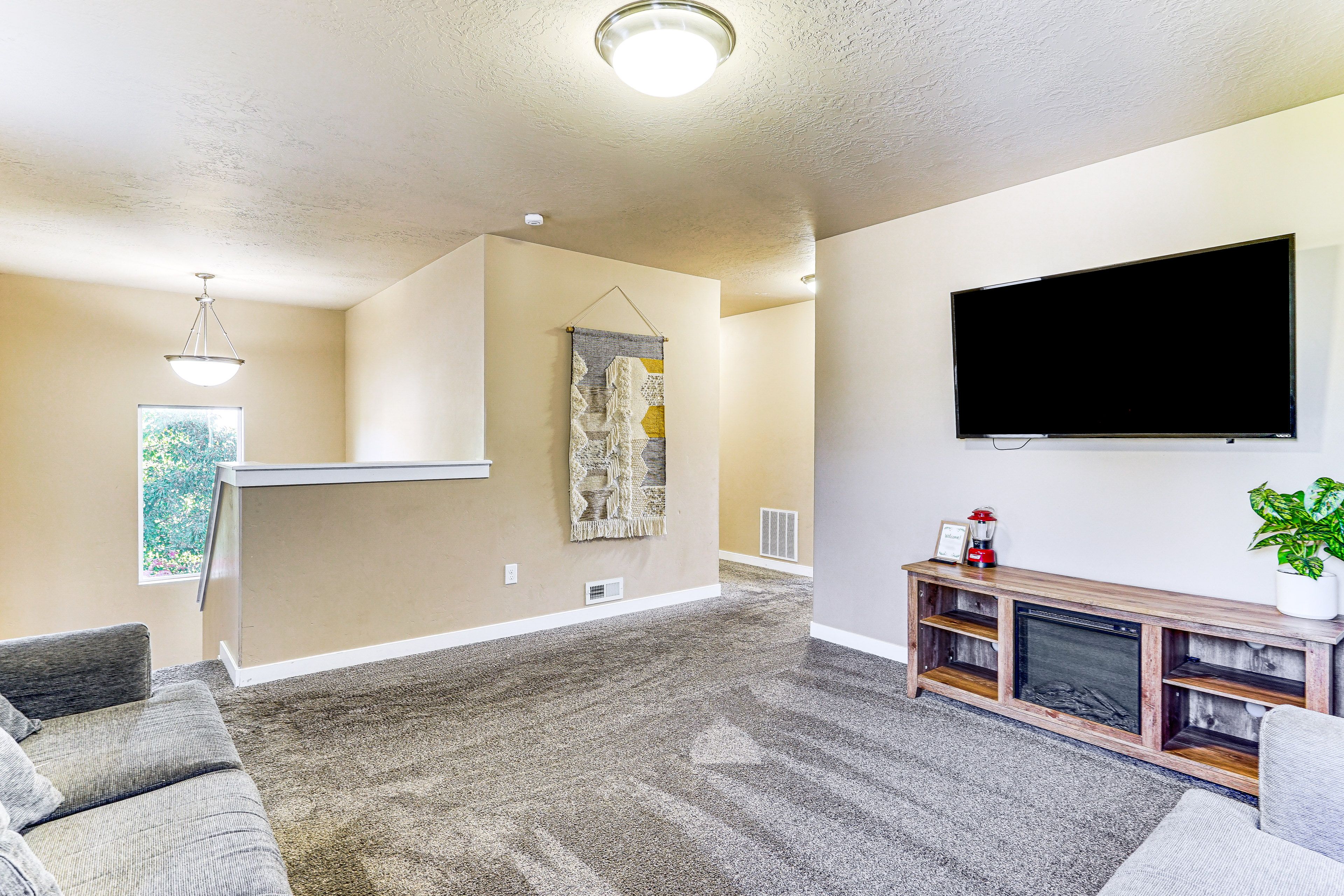 Upper Living Room | Queen Sleeper Sofa | Smart TV