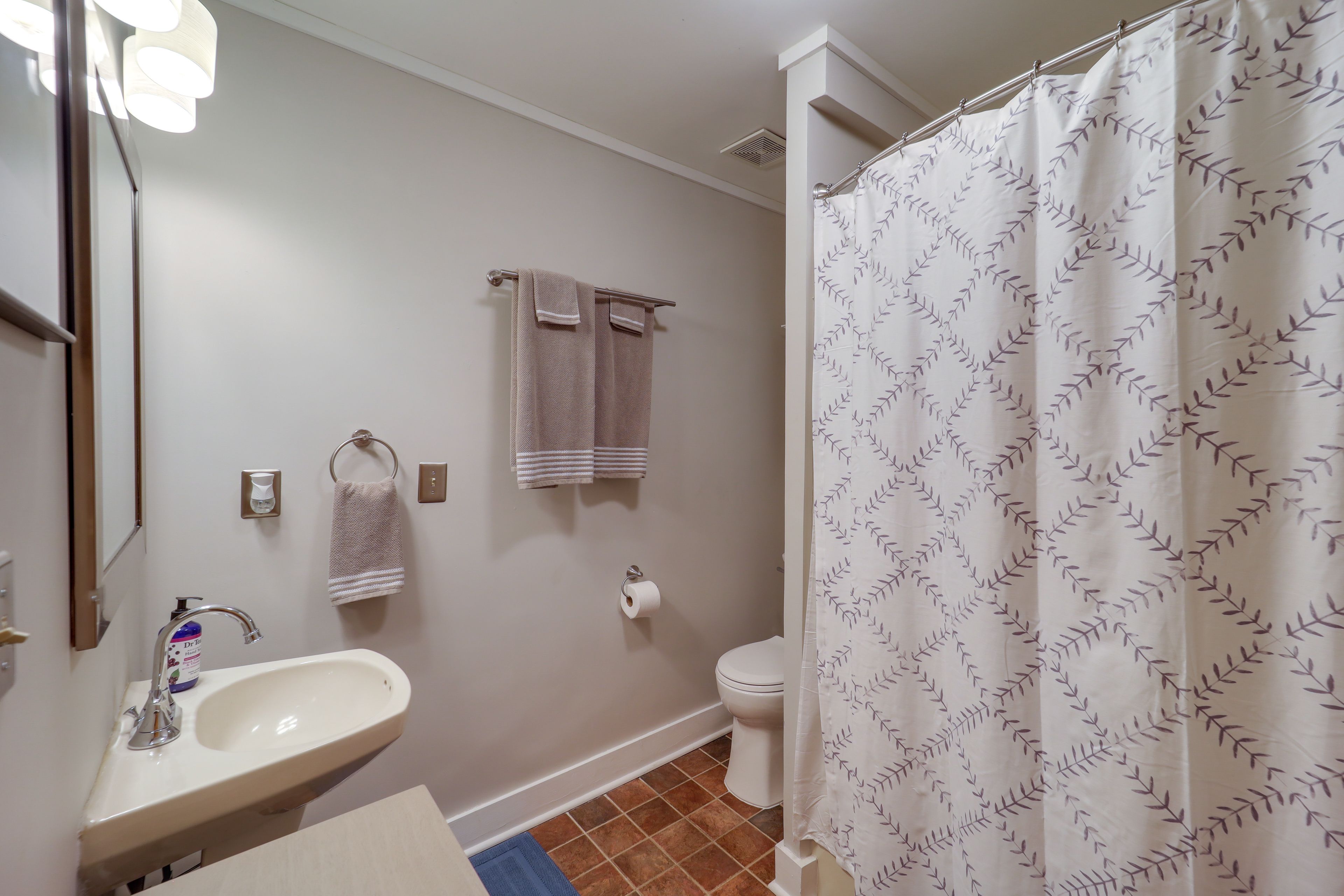 Full Bathroom