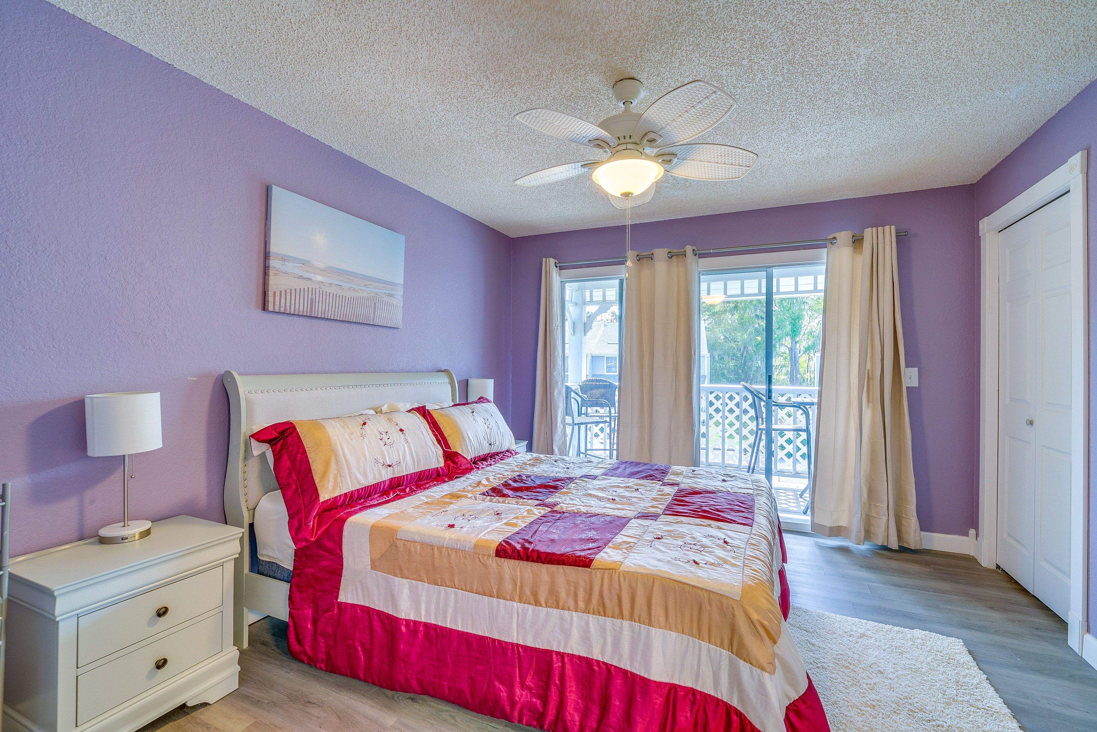 Bedroom 1 | Queen Bed