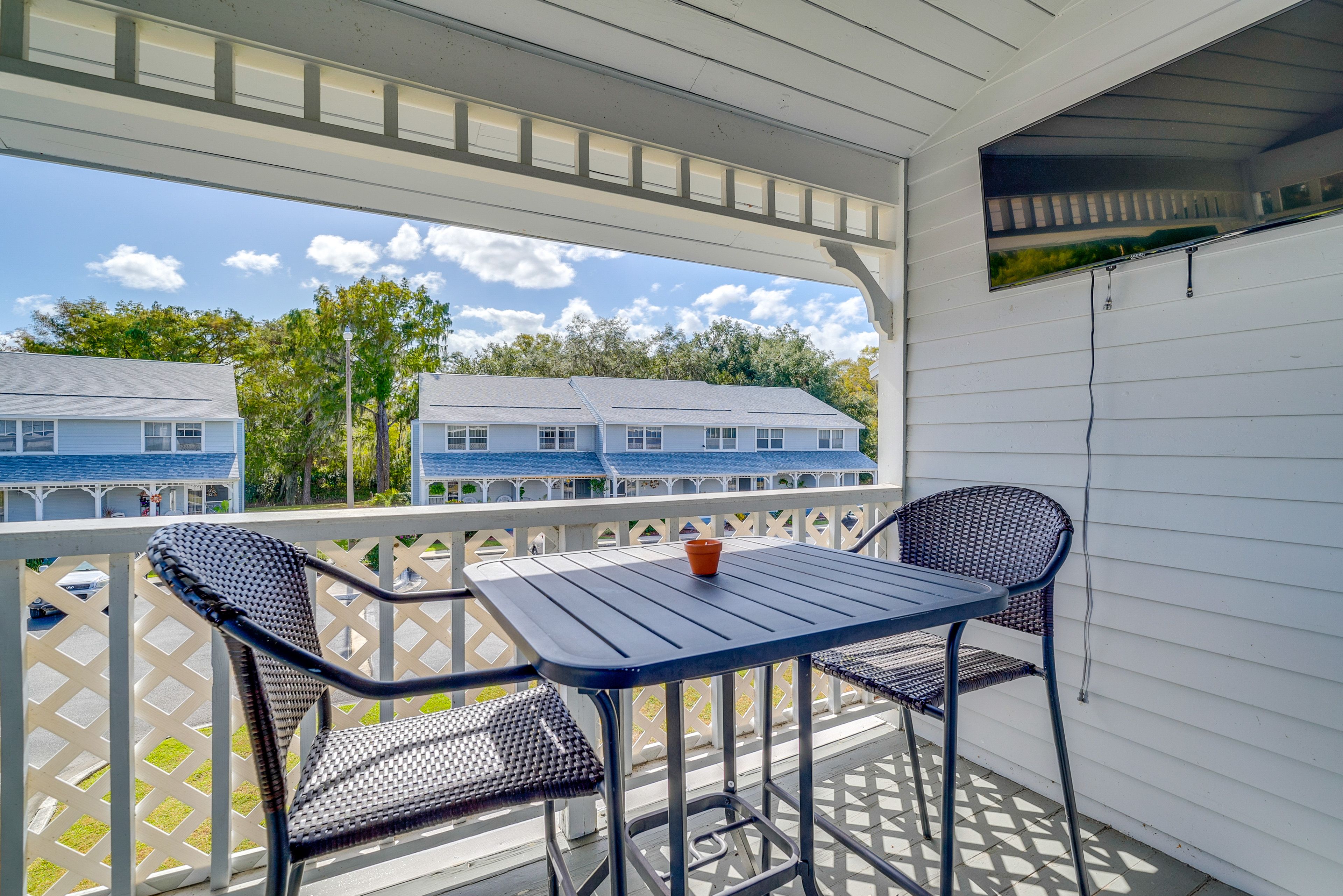 Private Balcony | Smart TV