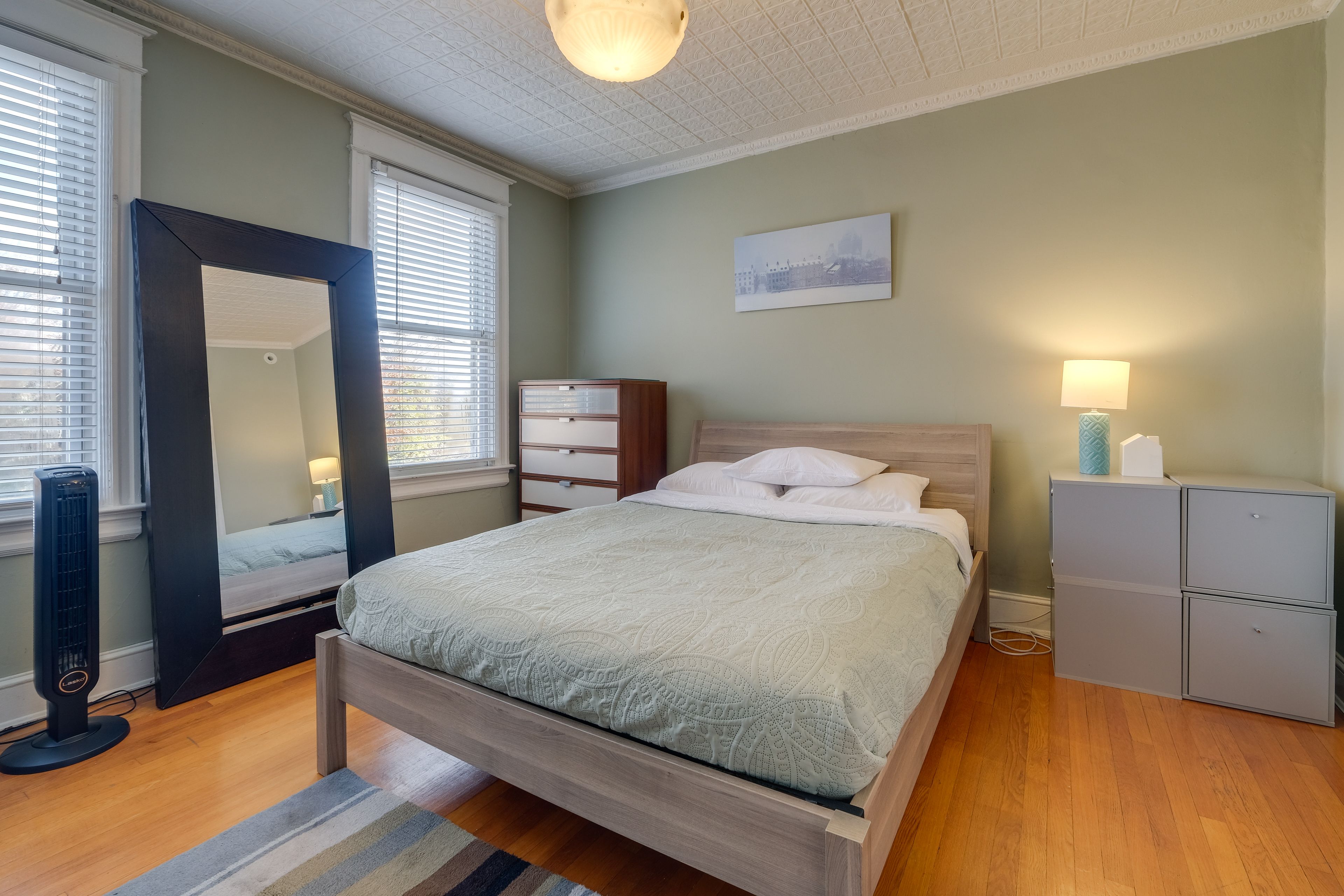 Bedroom 2 | Queen Bed