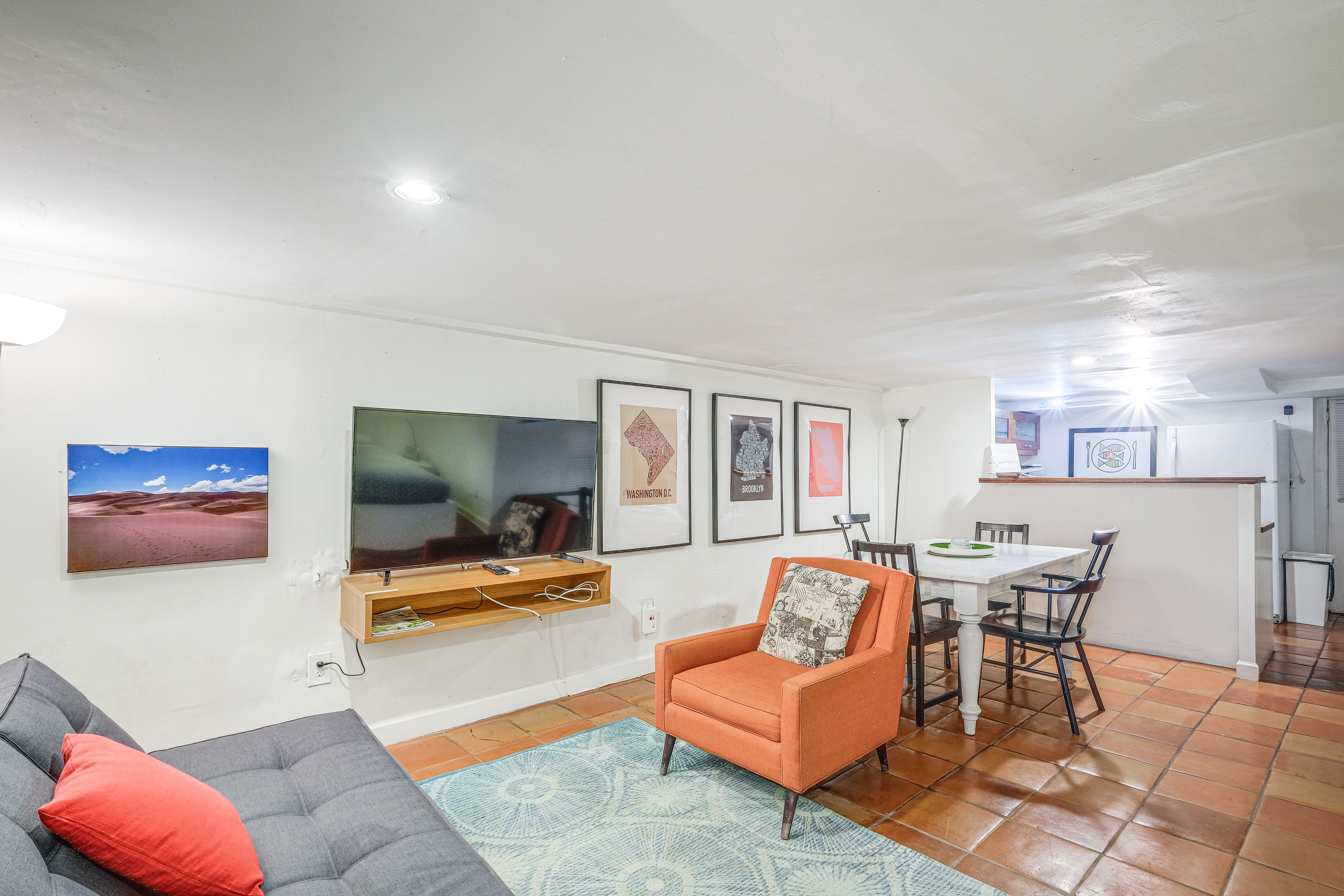 Washington Vacation Rental | Studio | 1BA | Steps Required | 700 Sq Ft