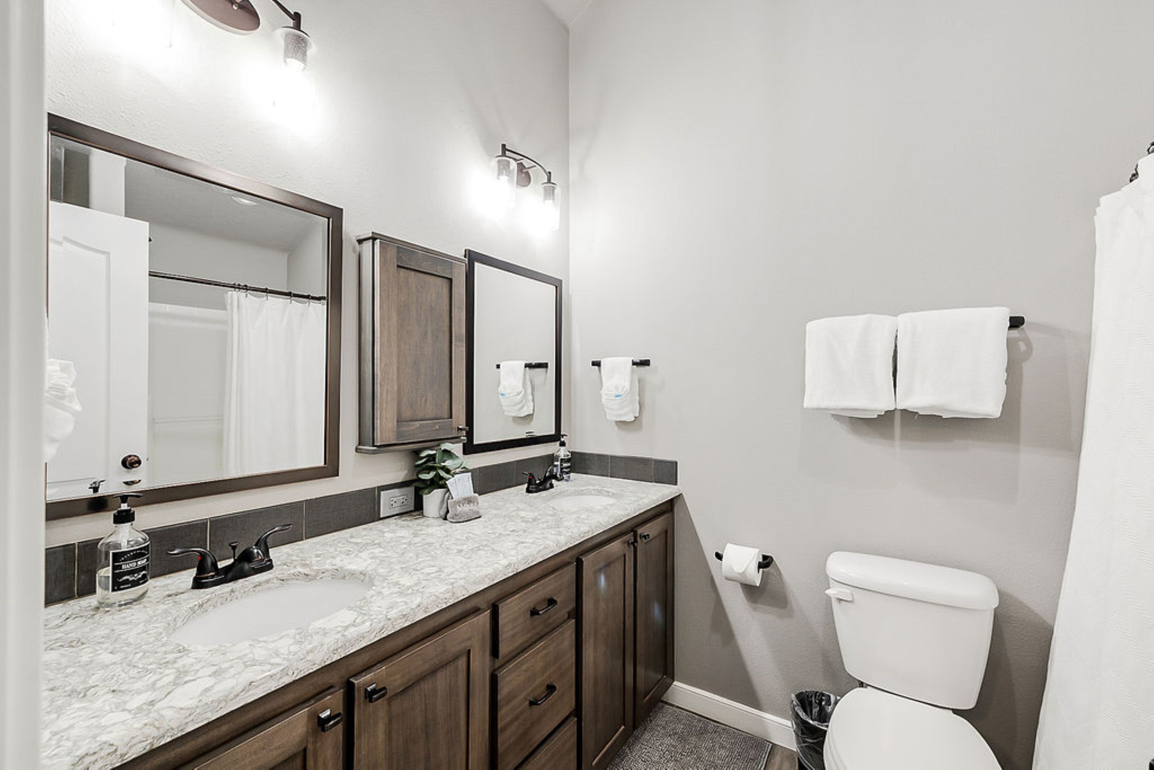 En-Suite Bathroom | Complimentary Toiletries