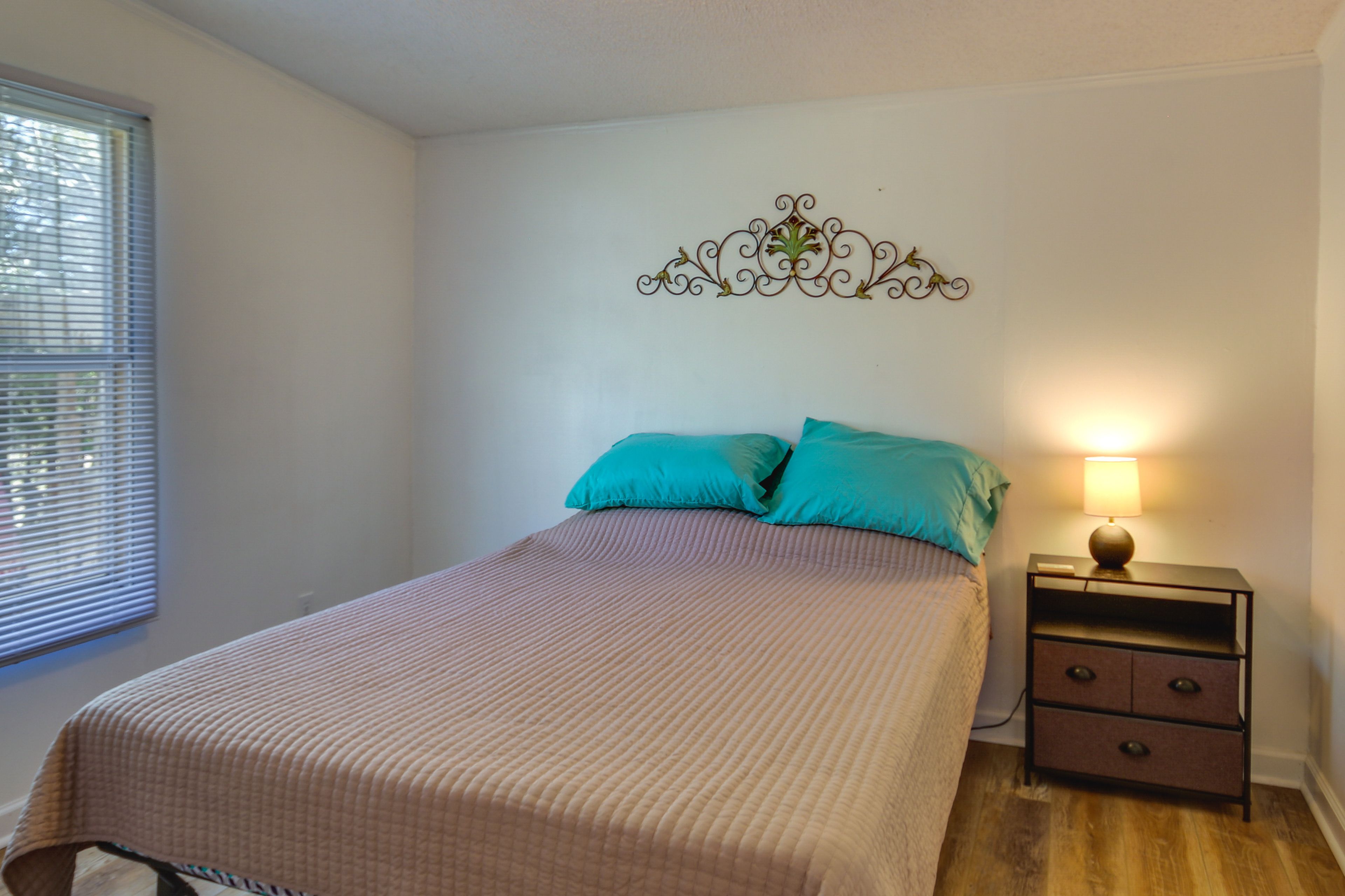 Bedroom 2 | Queen Bed