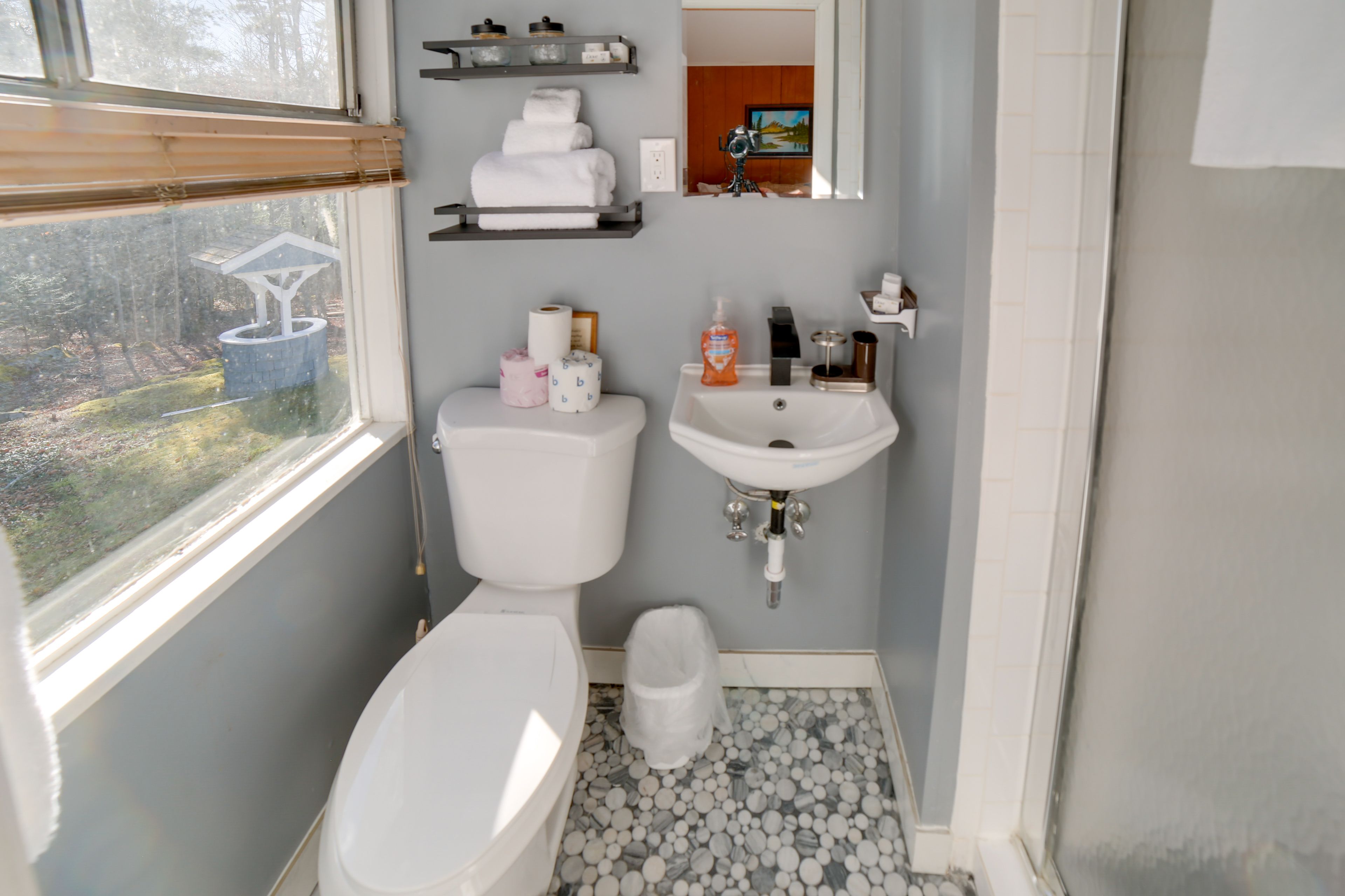 Full Bathroom | Complimentary Toiletries