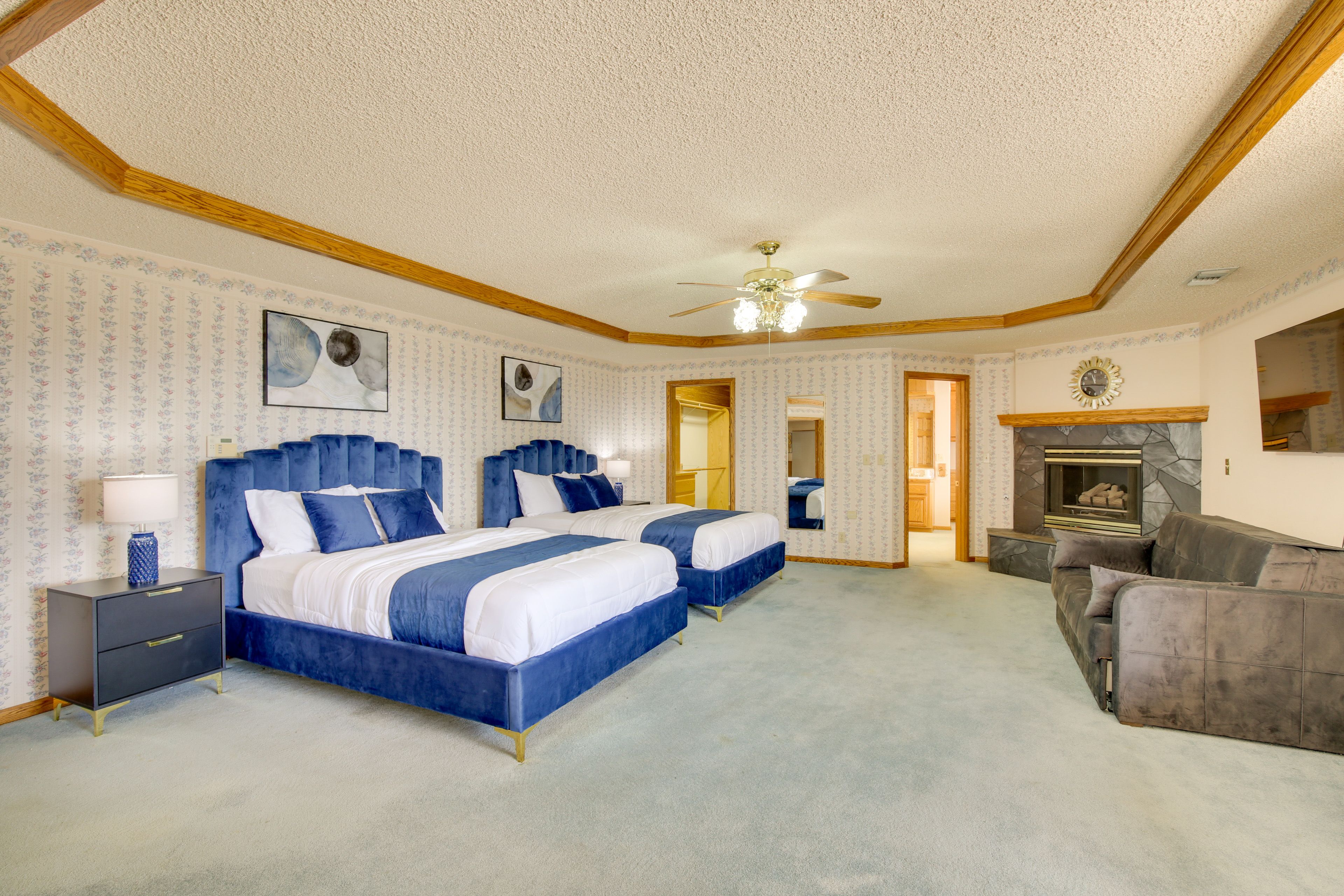 Bedroom 3 | 2 Queen Beds | Queen Sleeper Sofa