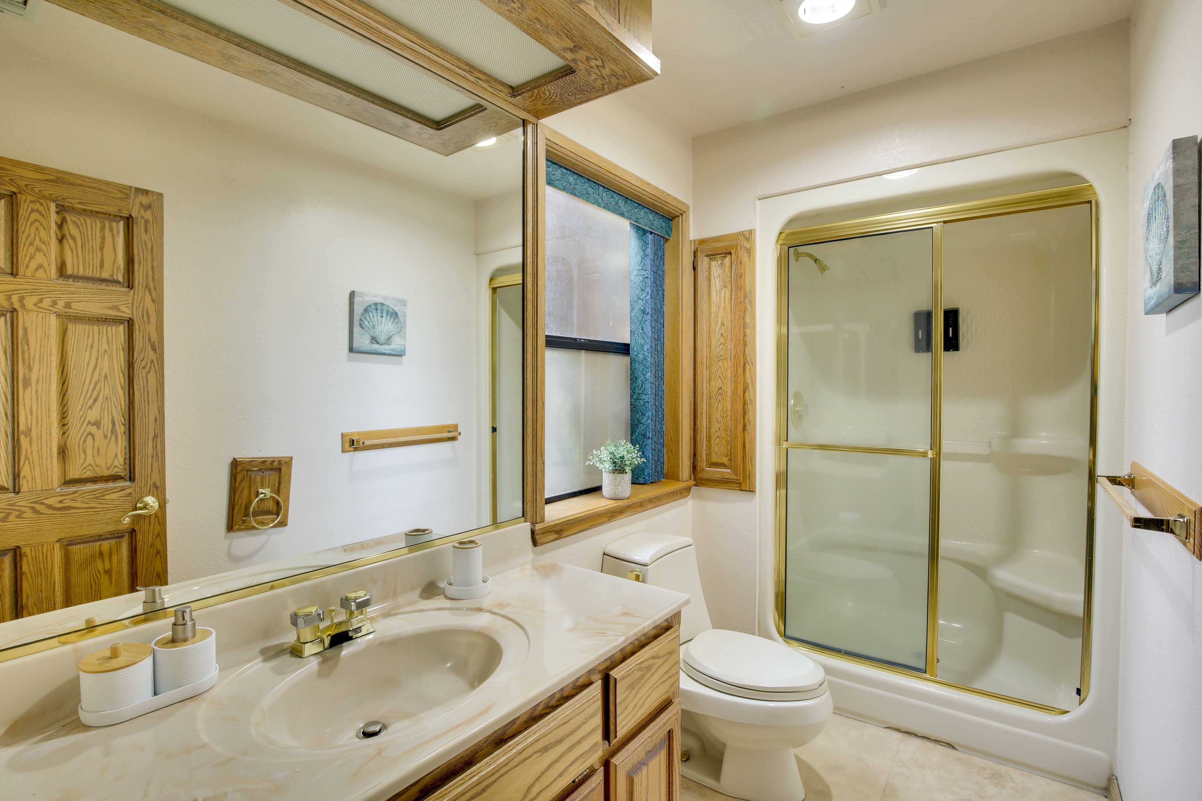 Bathroom | Towels Provided