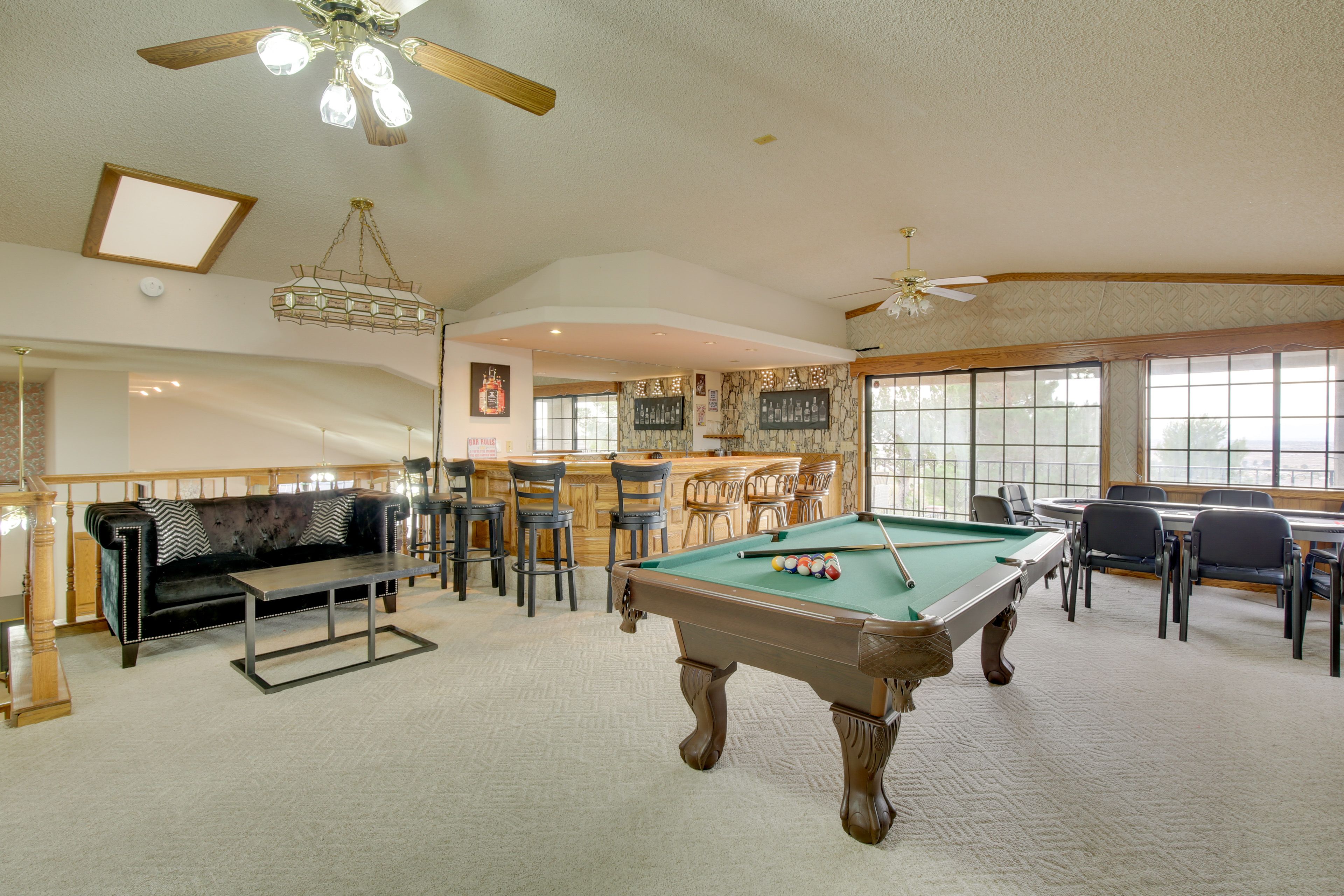 Game Room | Pool Table | Wet Bar