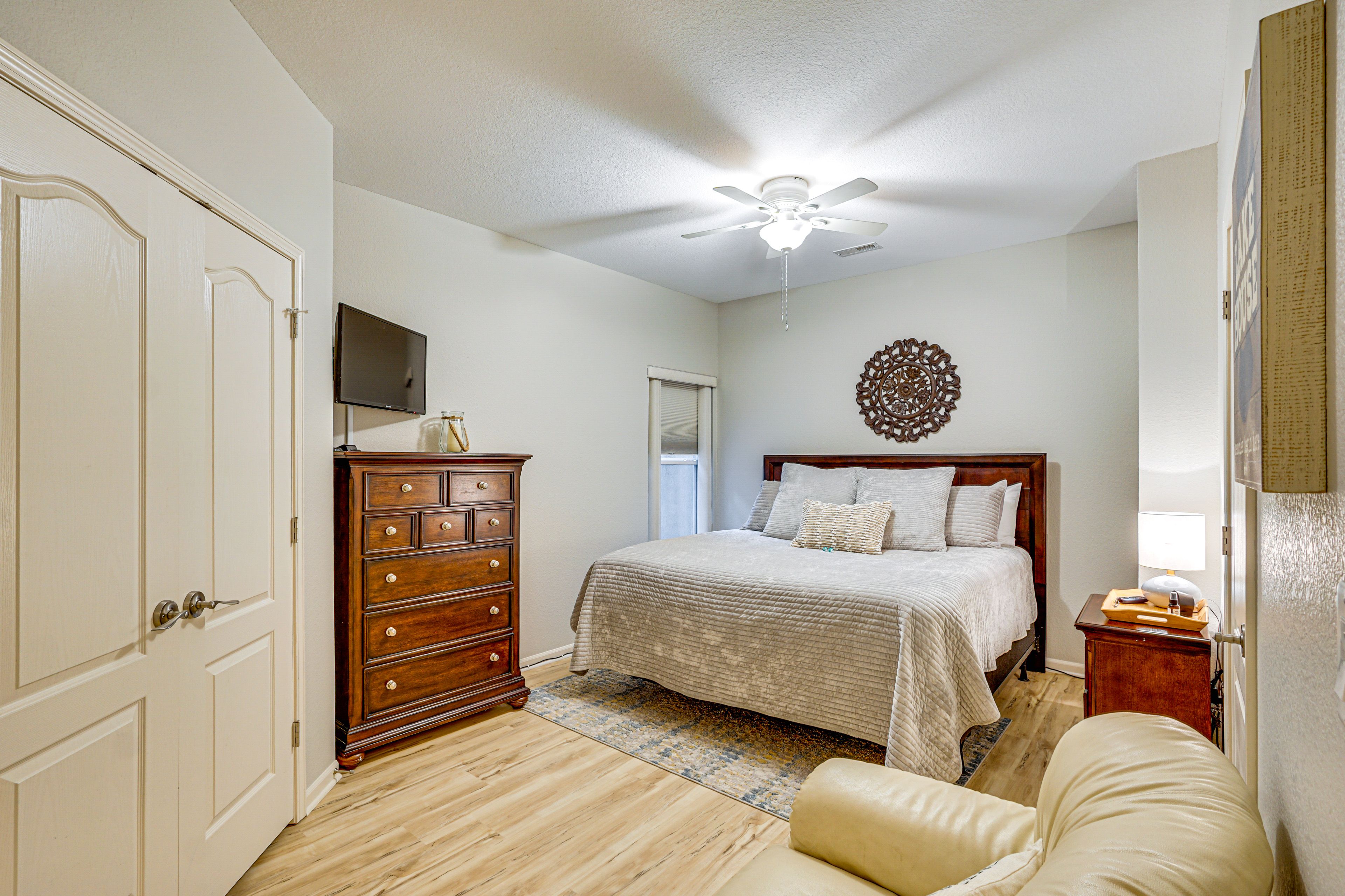 Bedroom 2 | King Bed