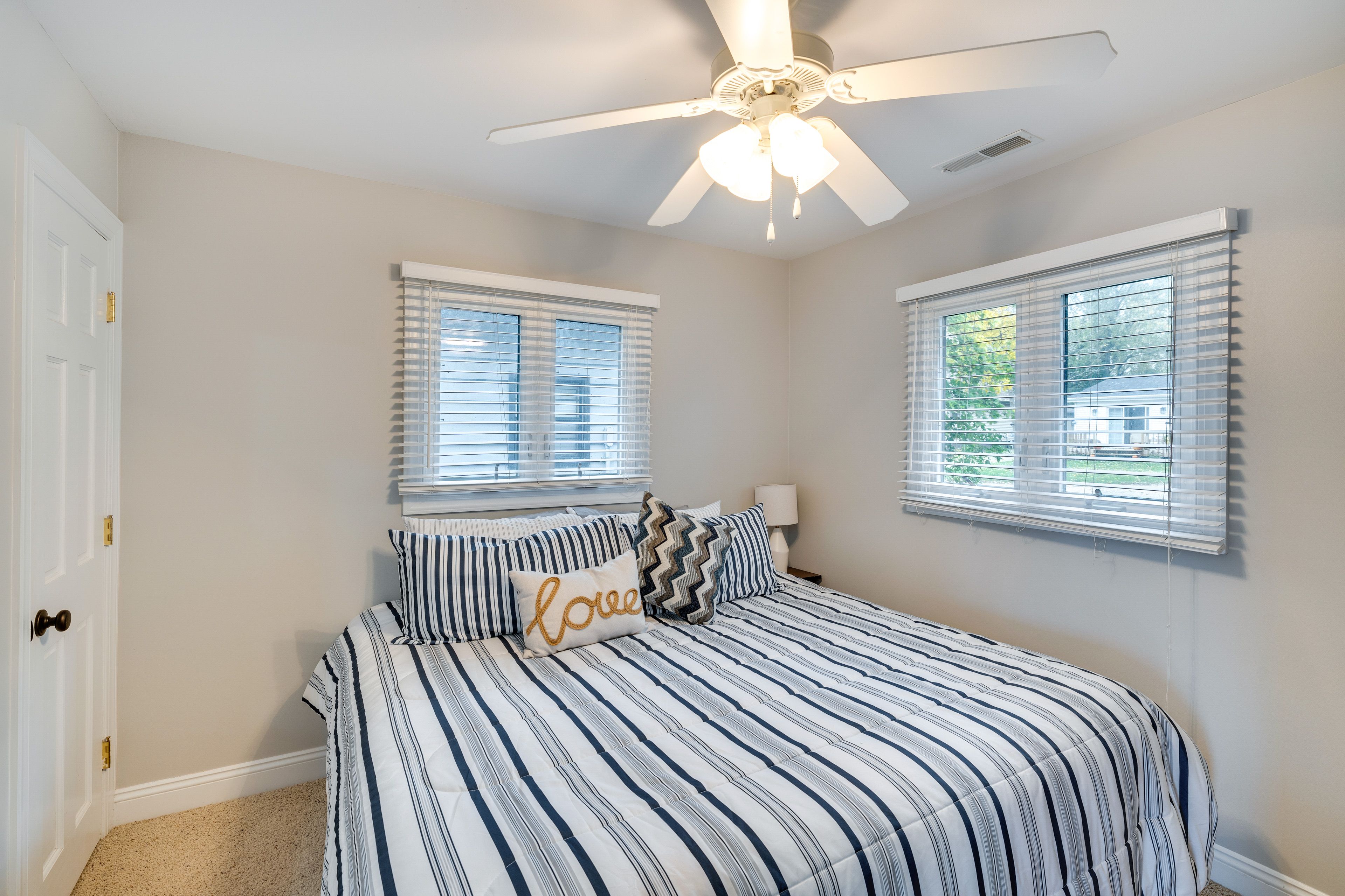 Bedroom 2 | King Bed | Hangers