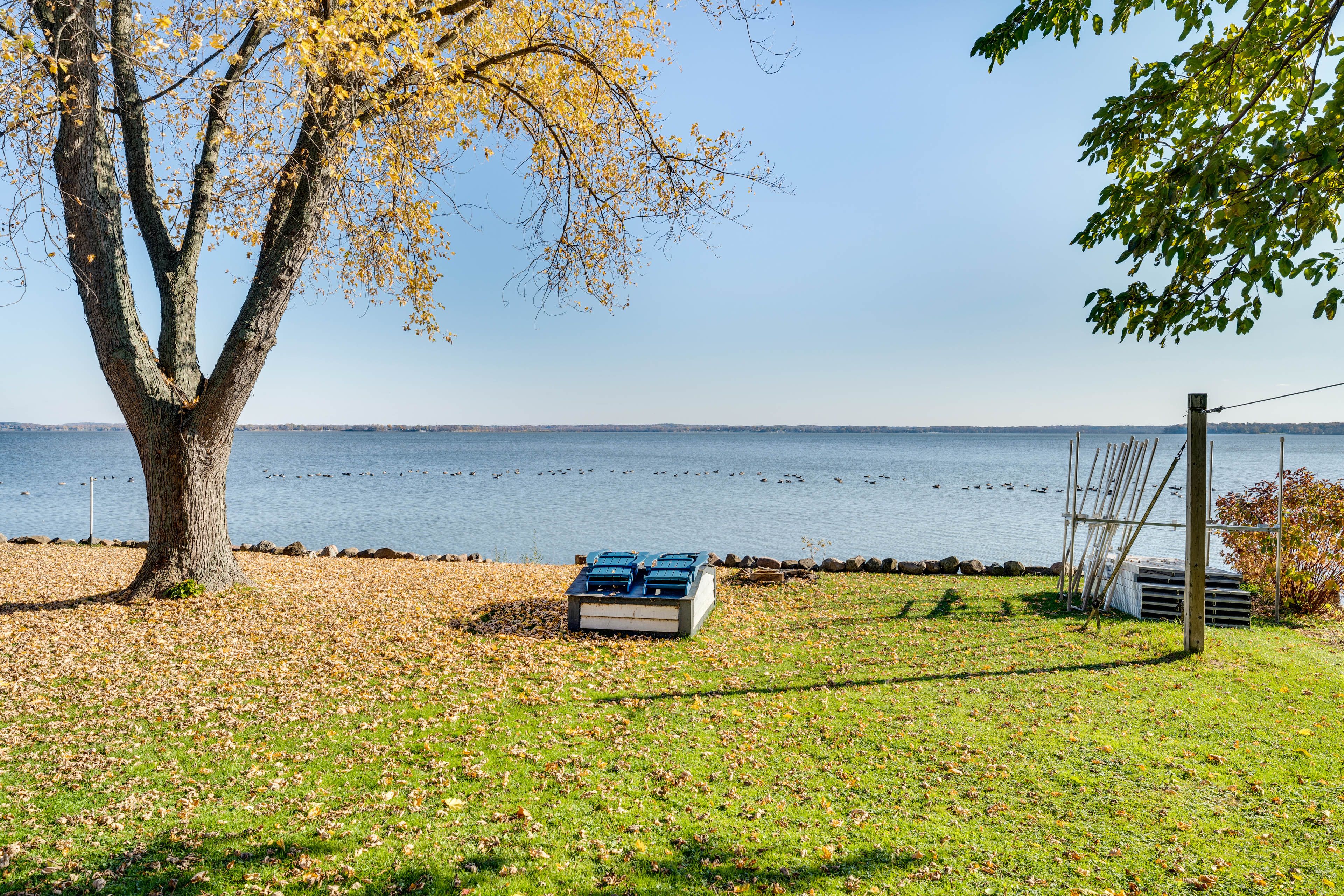 Lake Access | Shared Boat Dock | Beach Chairs