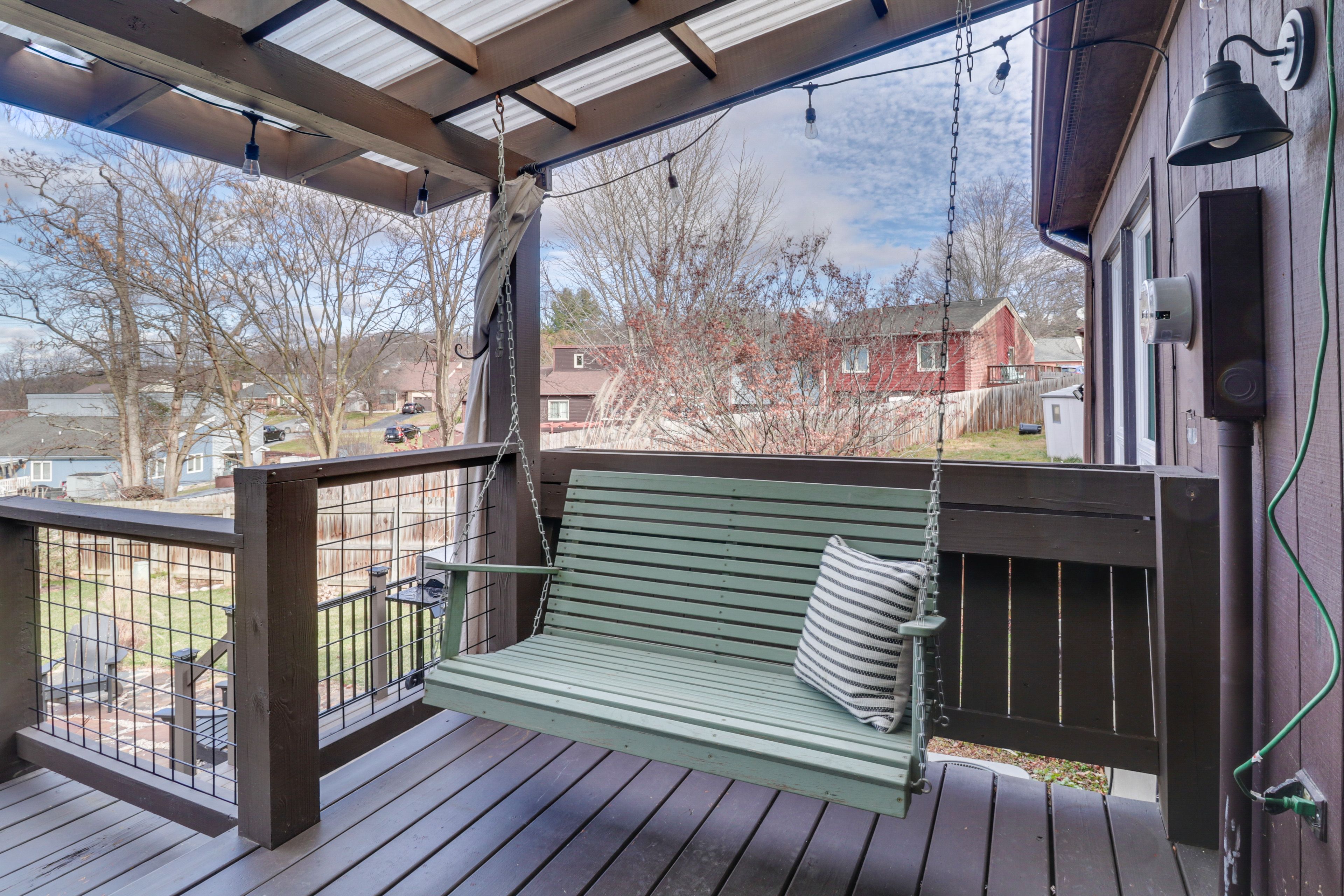 Deck w/ Swing | Dining Bar | Gas Grill