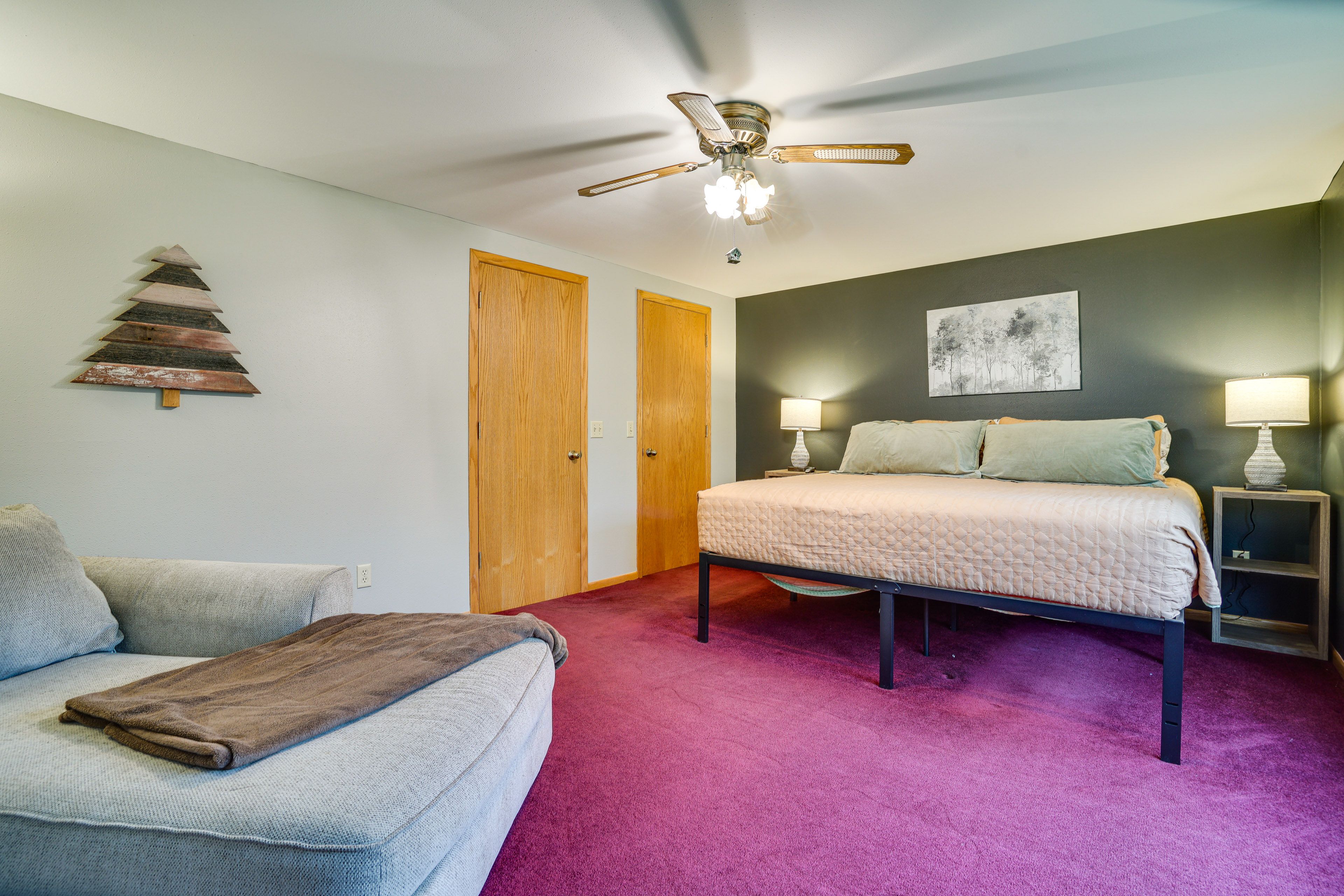 Bedroom 1 | 1st Floor | King Bed | Linens Provided | Smart TV