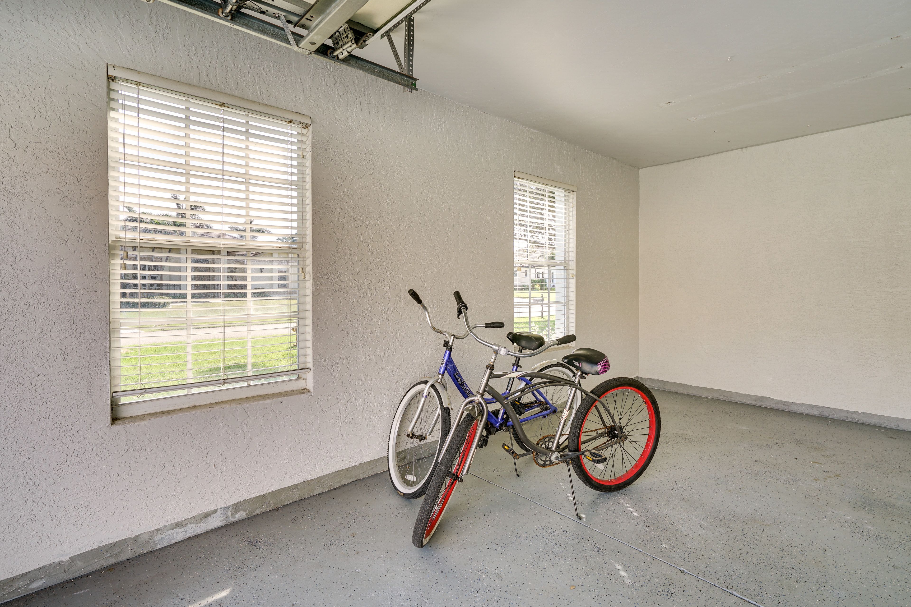 House Exterior | Garage | 2 Bicycles
