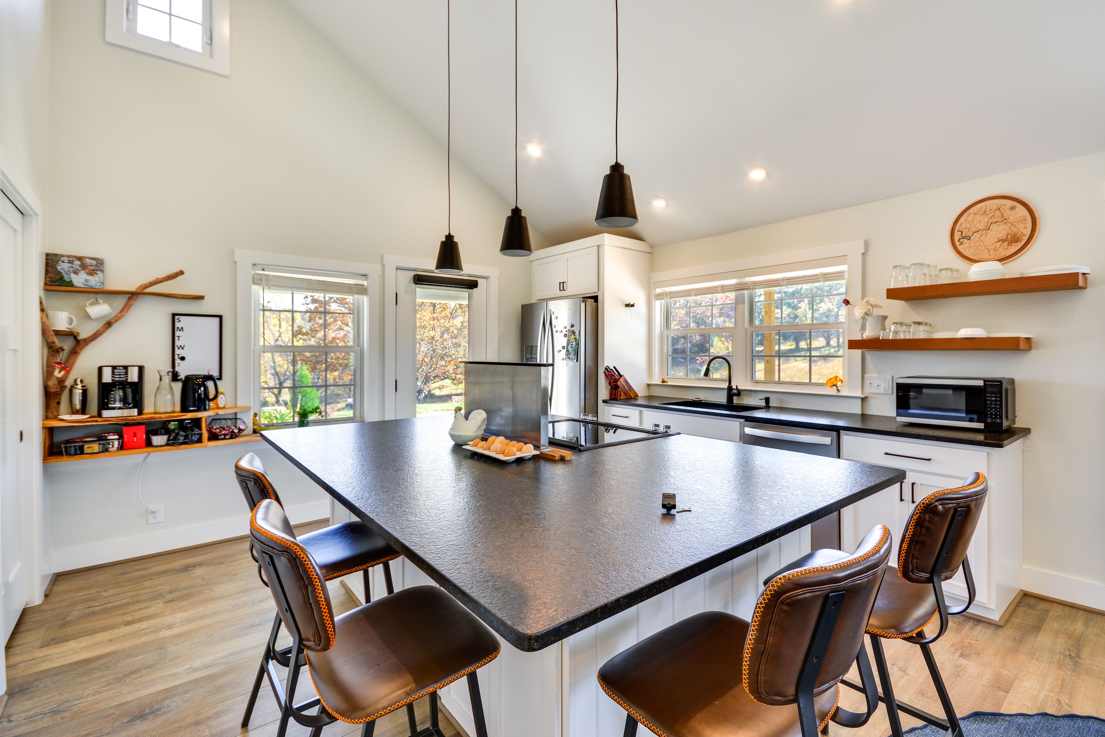 Farmhouse Kitchen | Dining Space | Dishware & Flatware Provided