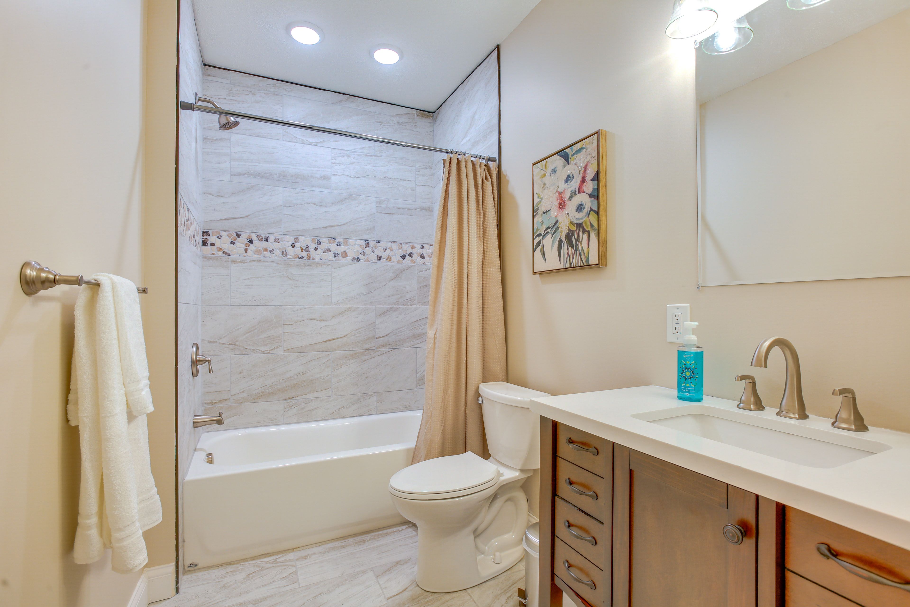 En-Suite Bathroom | Complimentary Toiletries